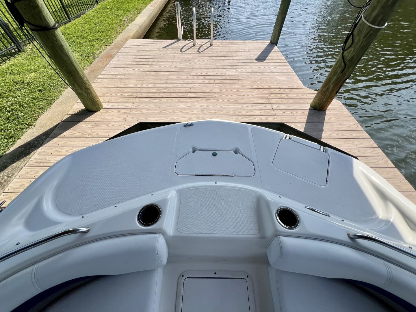2013 Hurricane SunDeck 187 OB