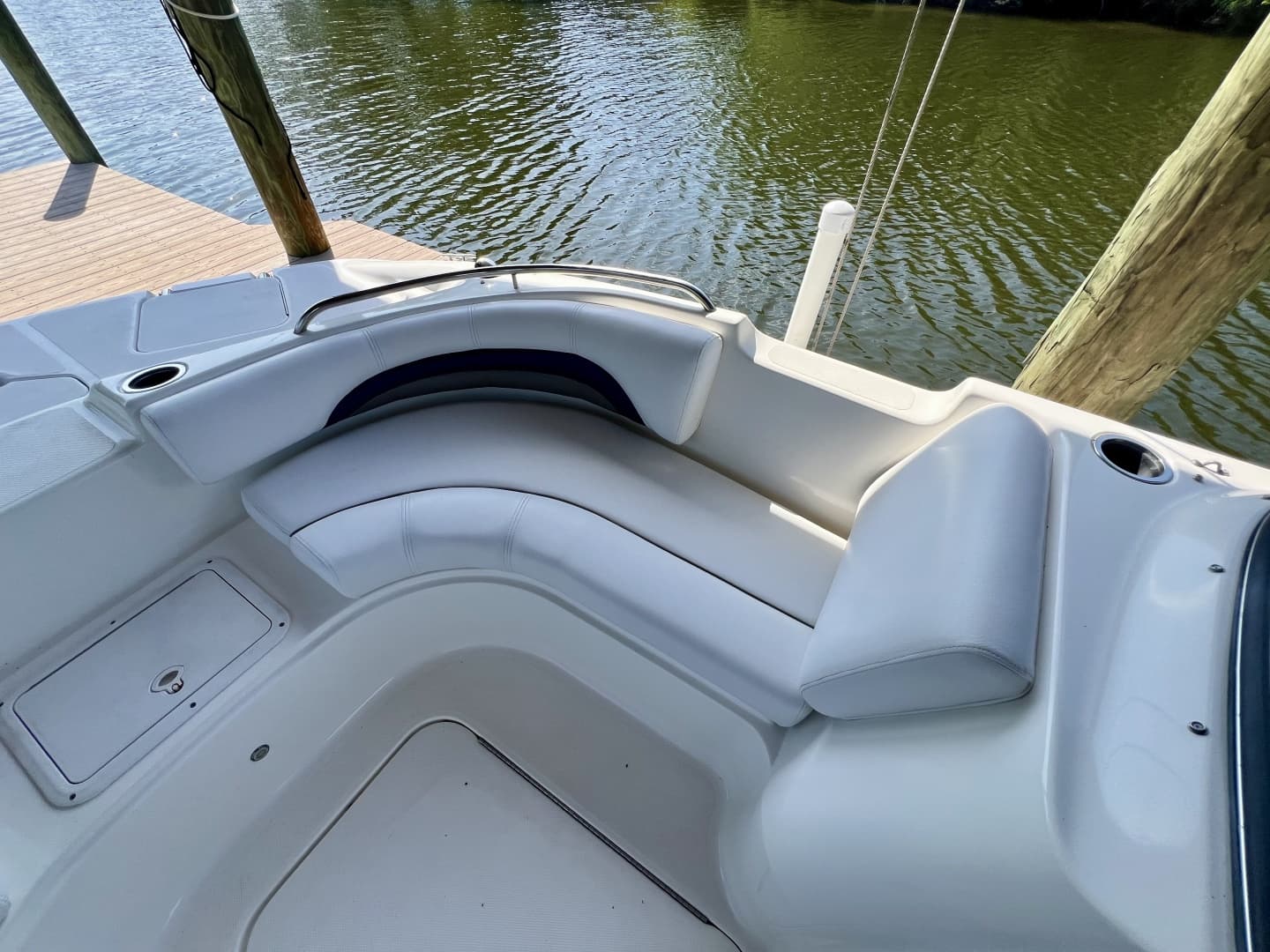 2013 Hurricane SunDeck 187 OB