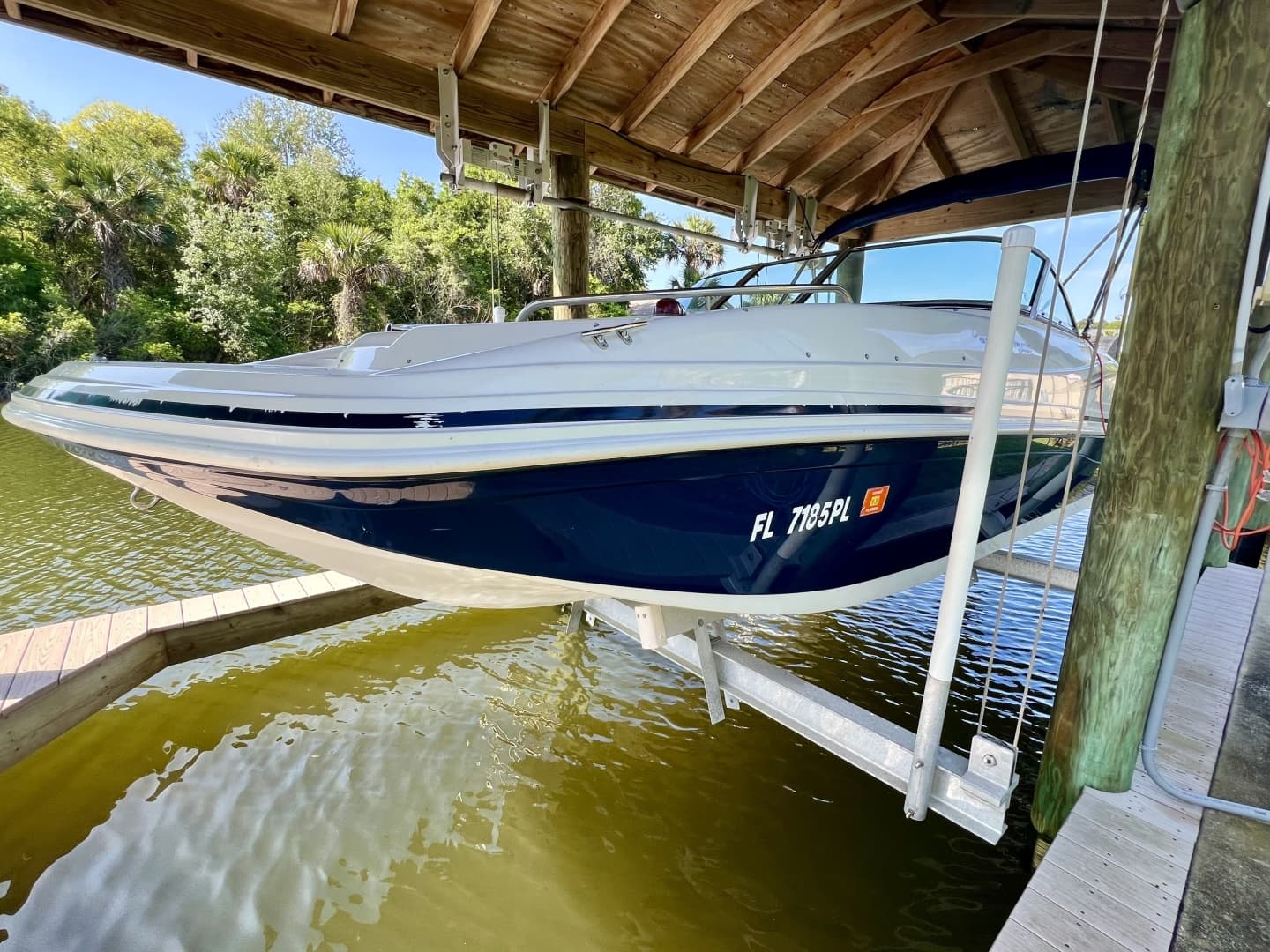 2013 Hurricane SunDeck 187 OB