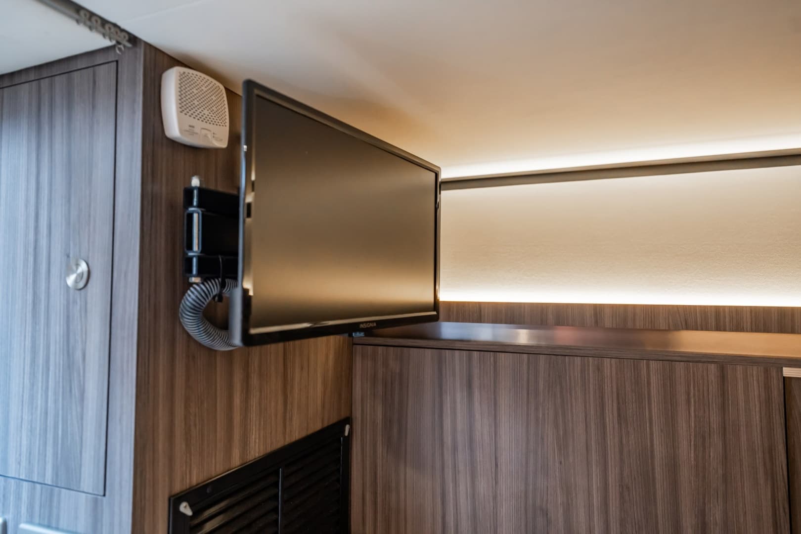 2021 Sea Ray Sundancer 320 Outboard