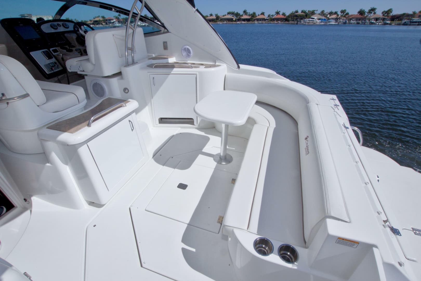 2008 Cruisers Yachts 420 Express