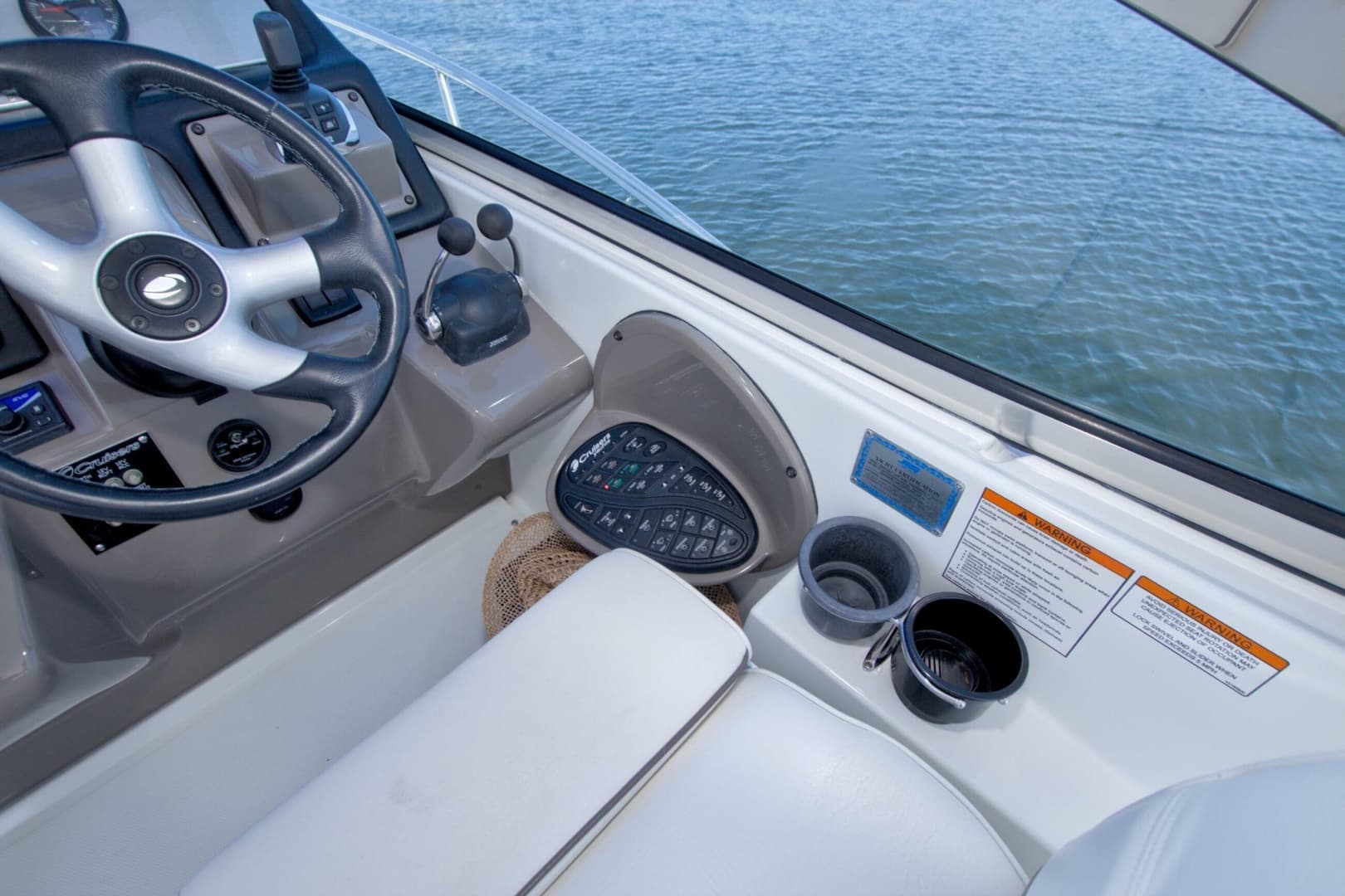 2008 Cruisers Yachts 420 Express