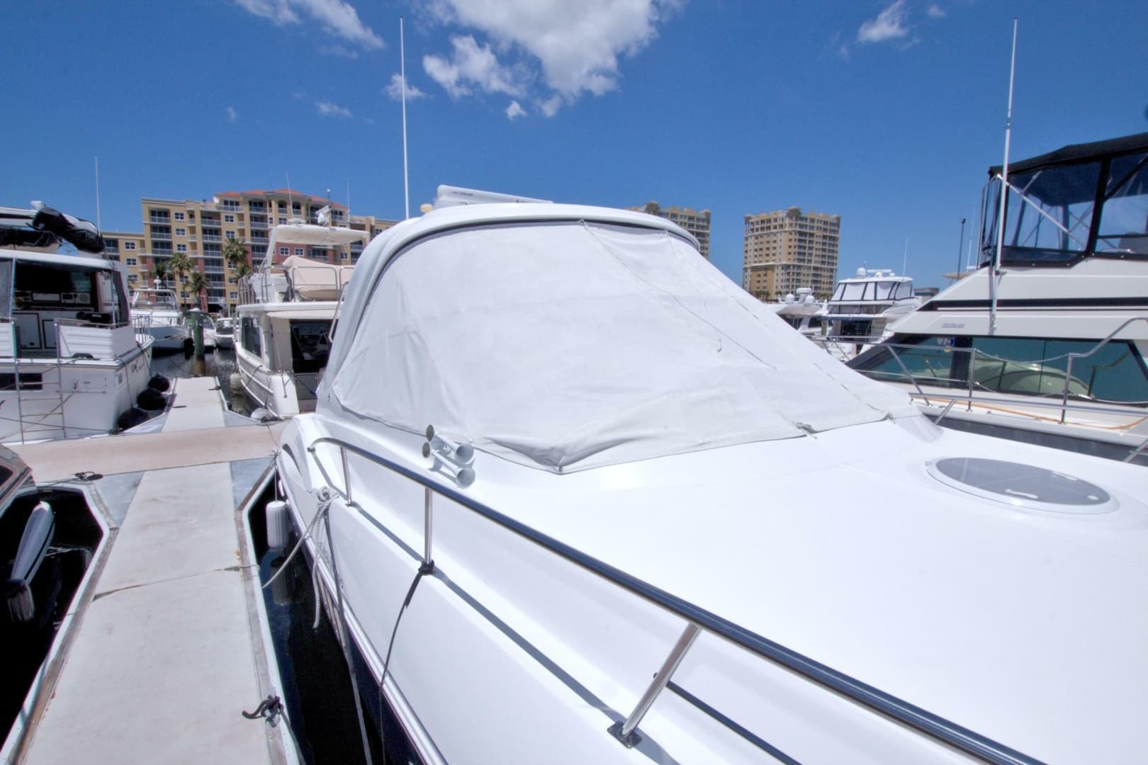 2008 Cruisers Yachts 420 Express