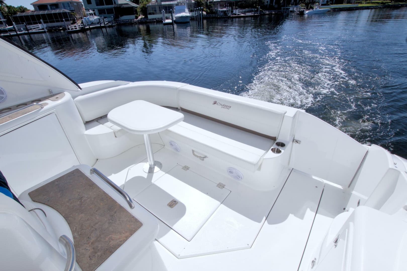 2008 Cruisers Yachts 420 Express