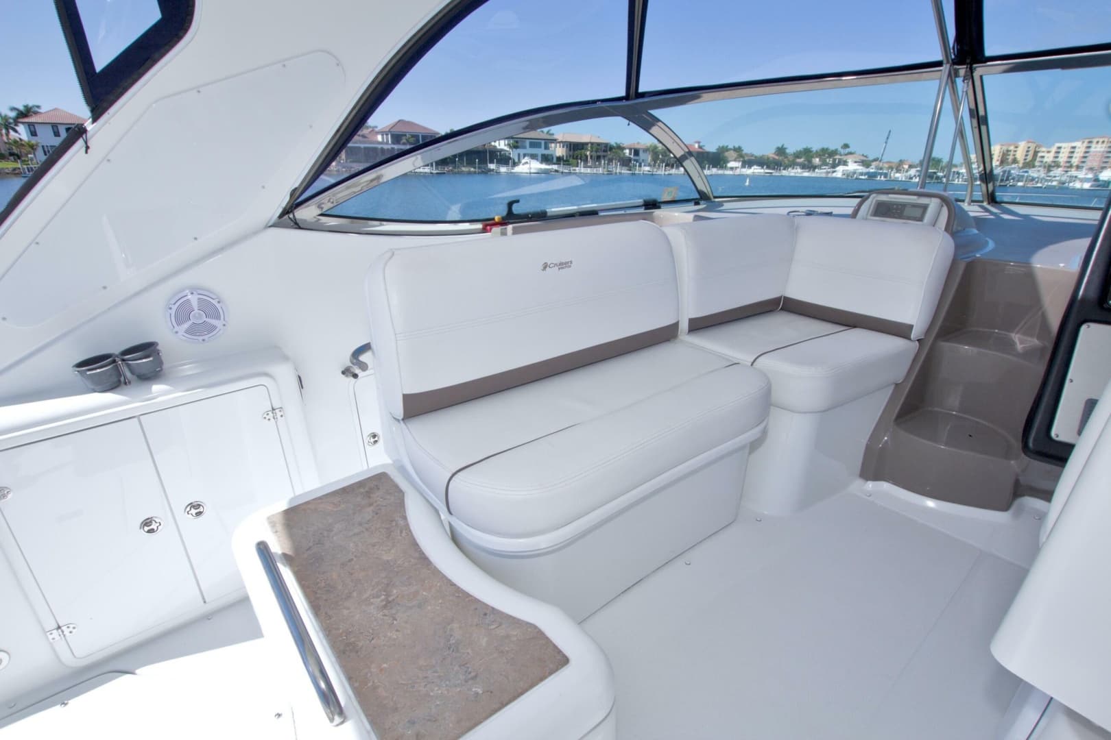 2008 Cruisers Yachts 420 Express