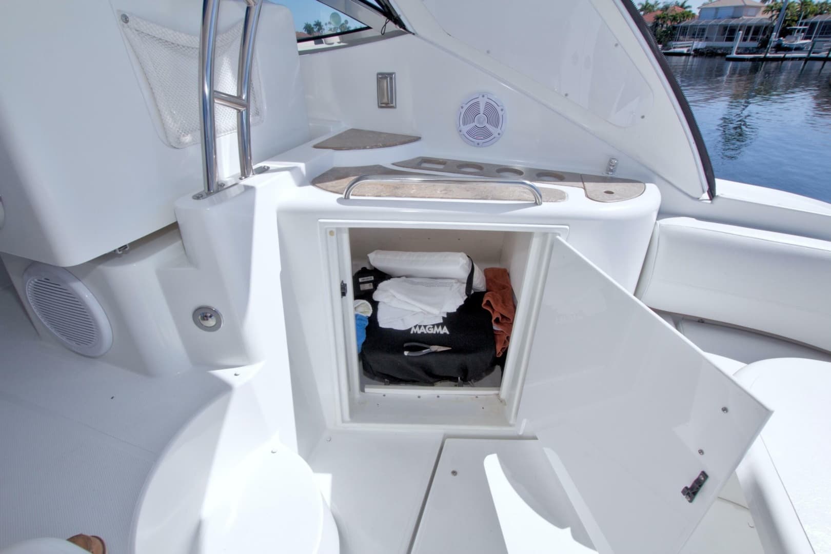 2008 Cruisers Yachts 420 Express