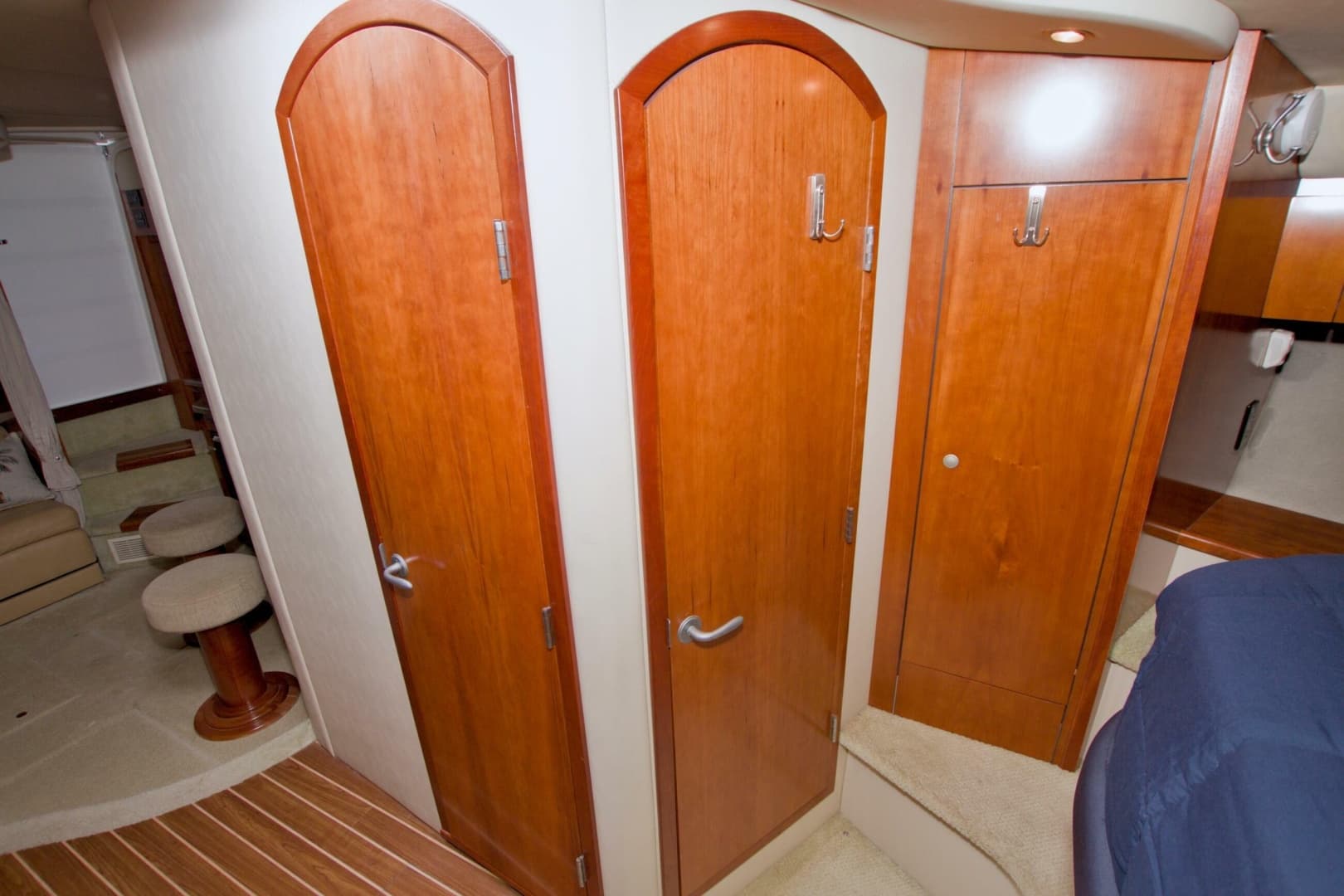 2008 Cruisers Yachts 420 Express