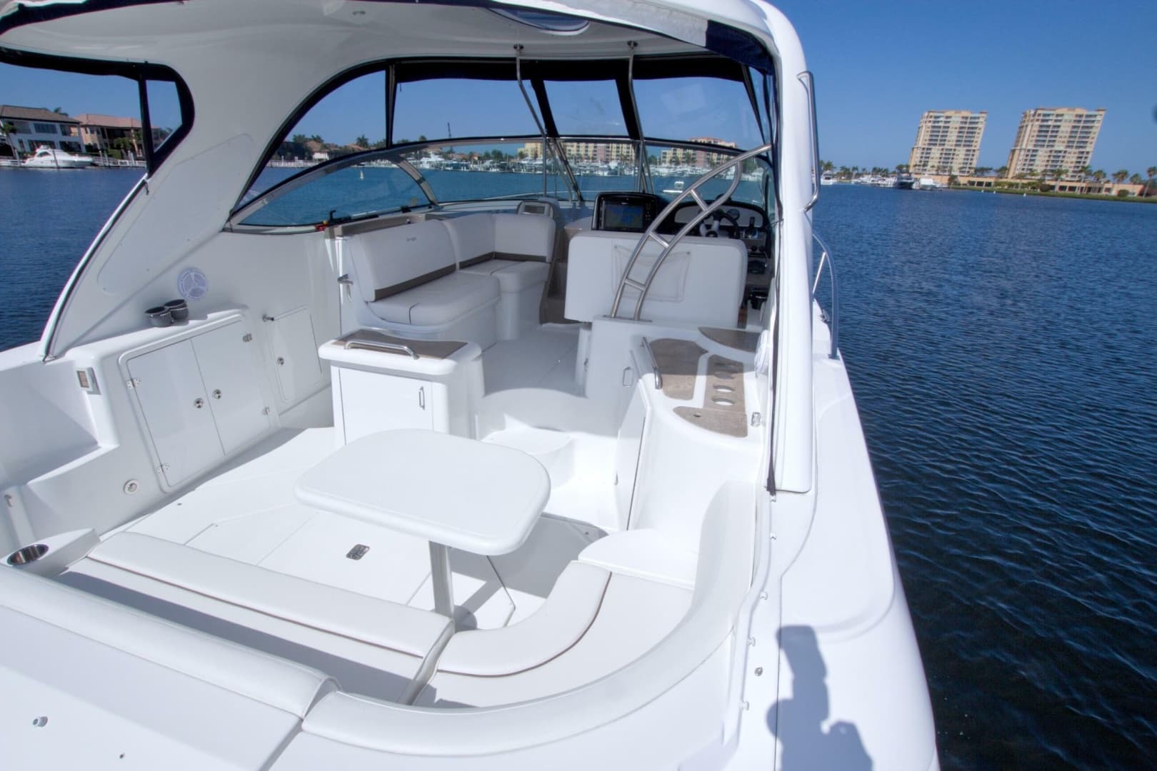 2008 Cruisers Yachts 420 Express