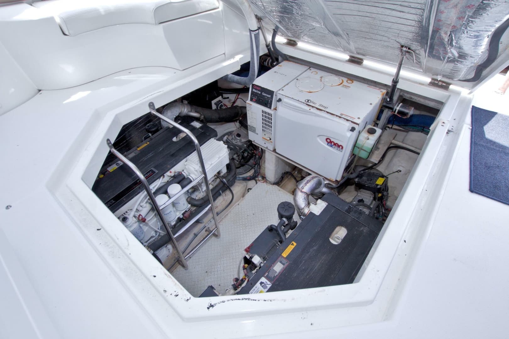 2008 Cruisers Yachts 420 Express