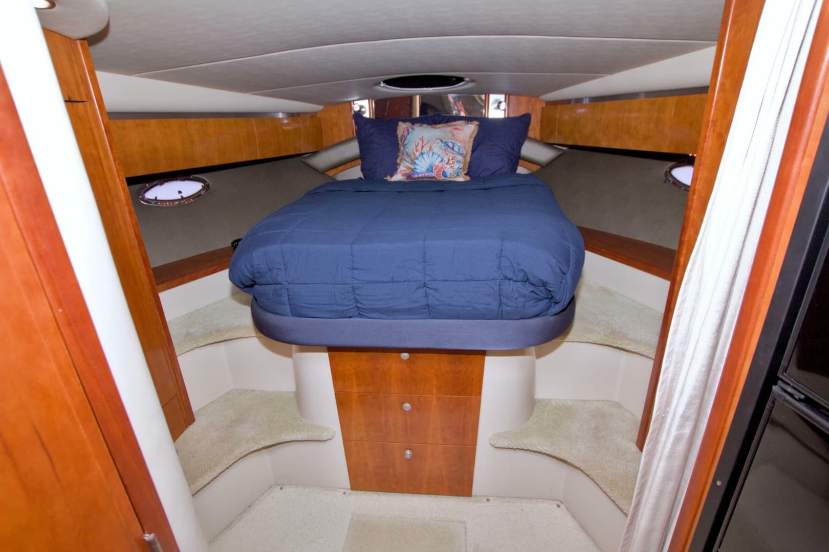 2008 Cruisers Yachts 420 Express