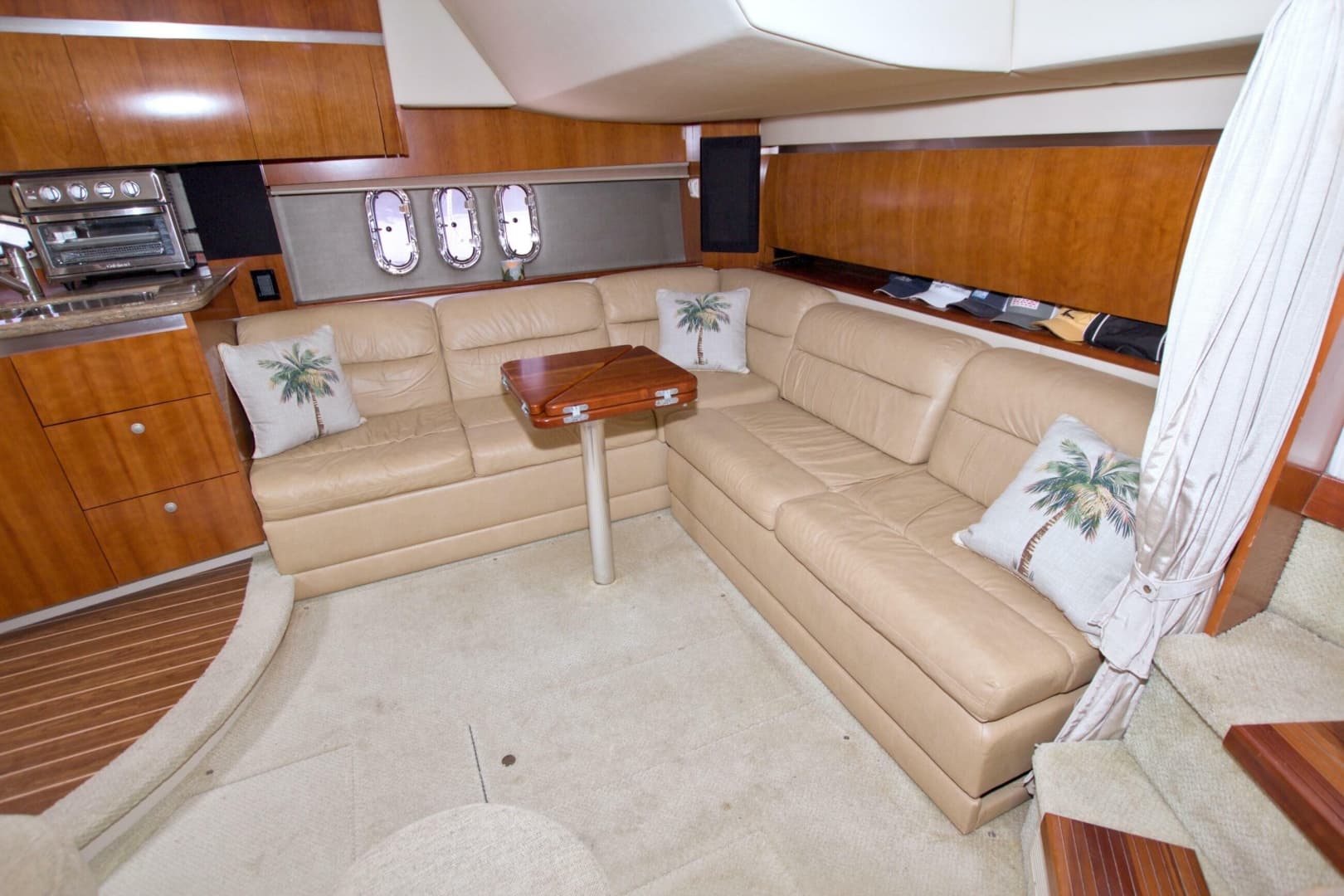 2008 Cruisers Yachts 420 Express