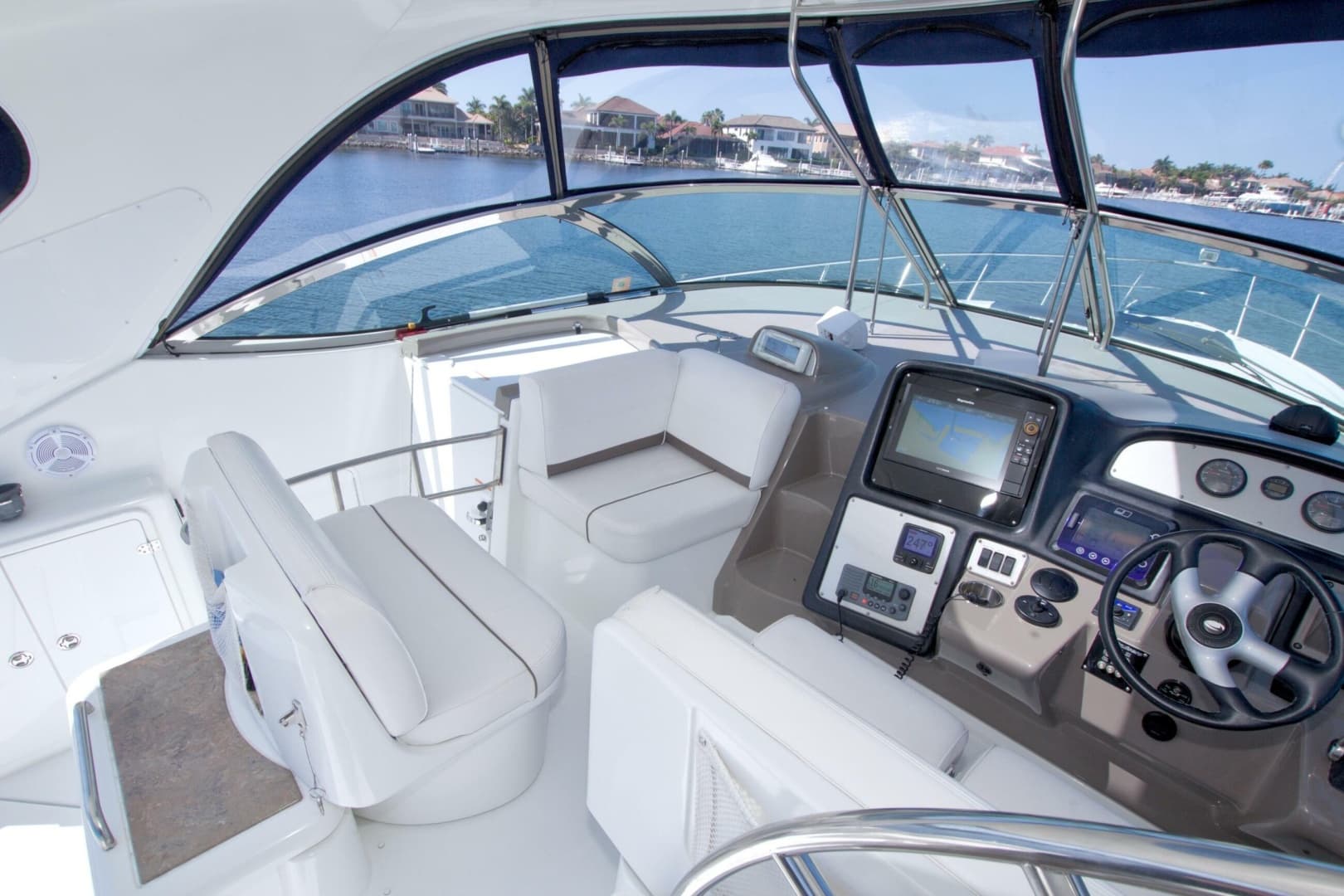 2008 Cruisers Yachts 420 Express