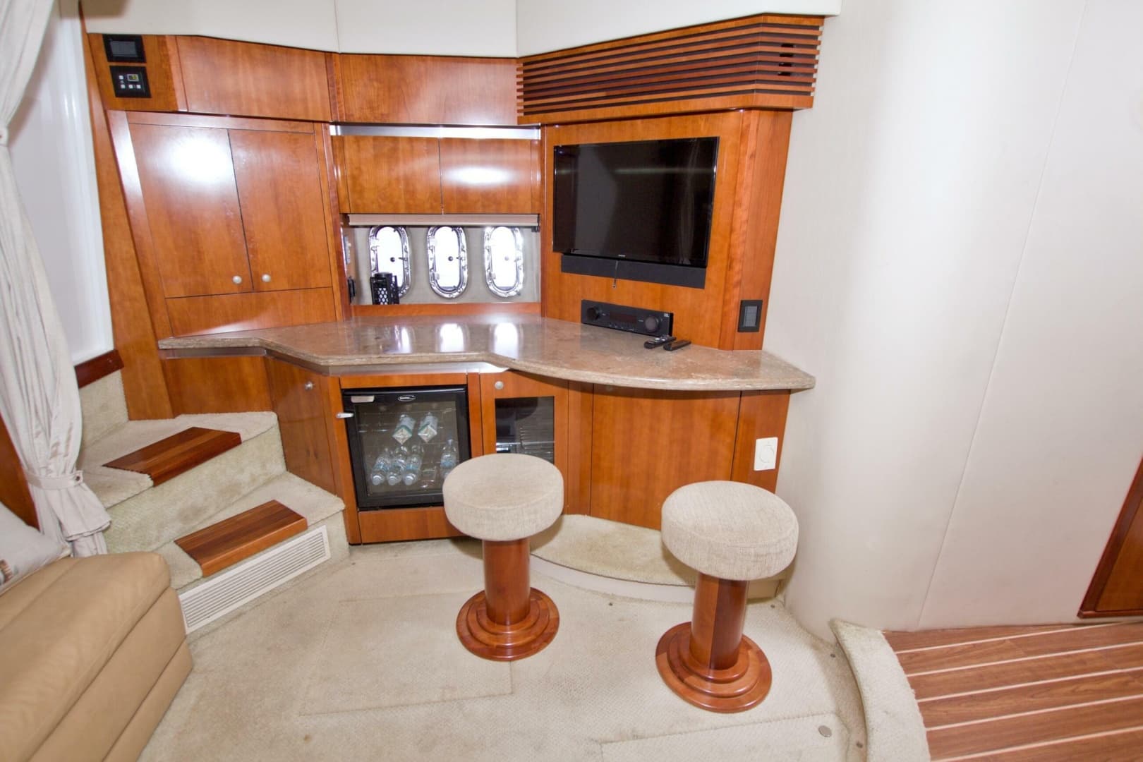 2008 Cruisers Yachts 420 Express