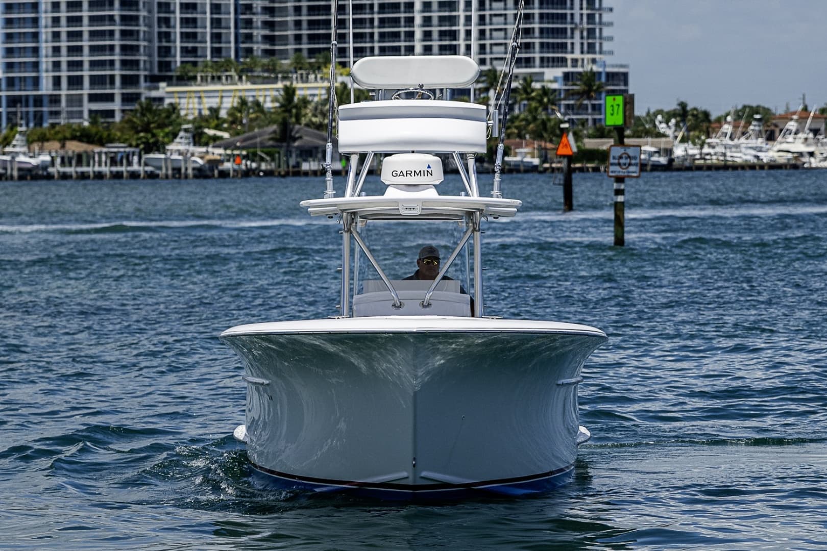 2010 Winter Custom Yachts Center Console