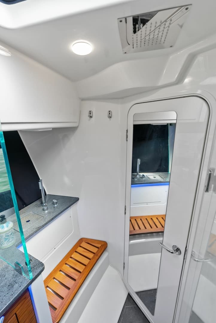 2023 Boston Whaler 405 Conquest
