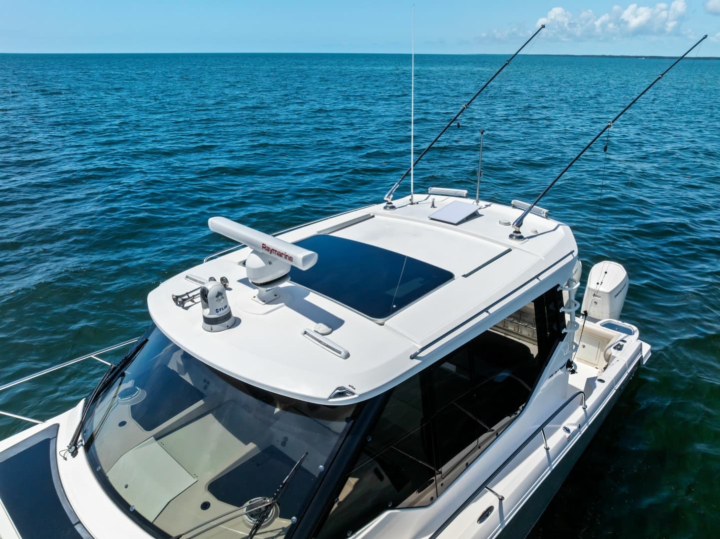 2023 Boston Whaler 405 Conquest