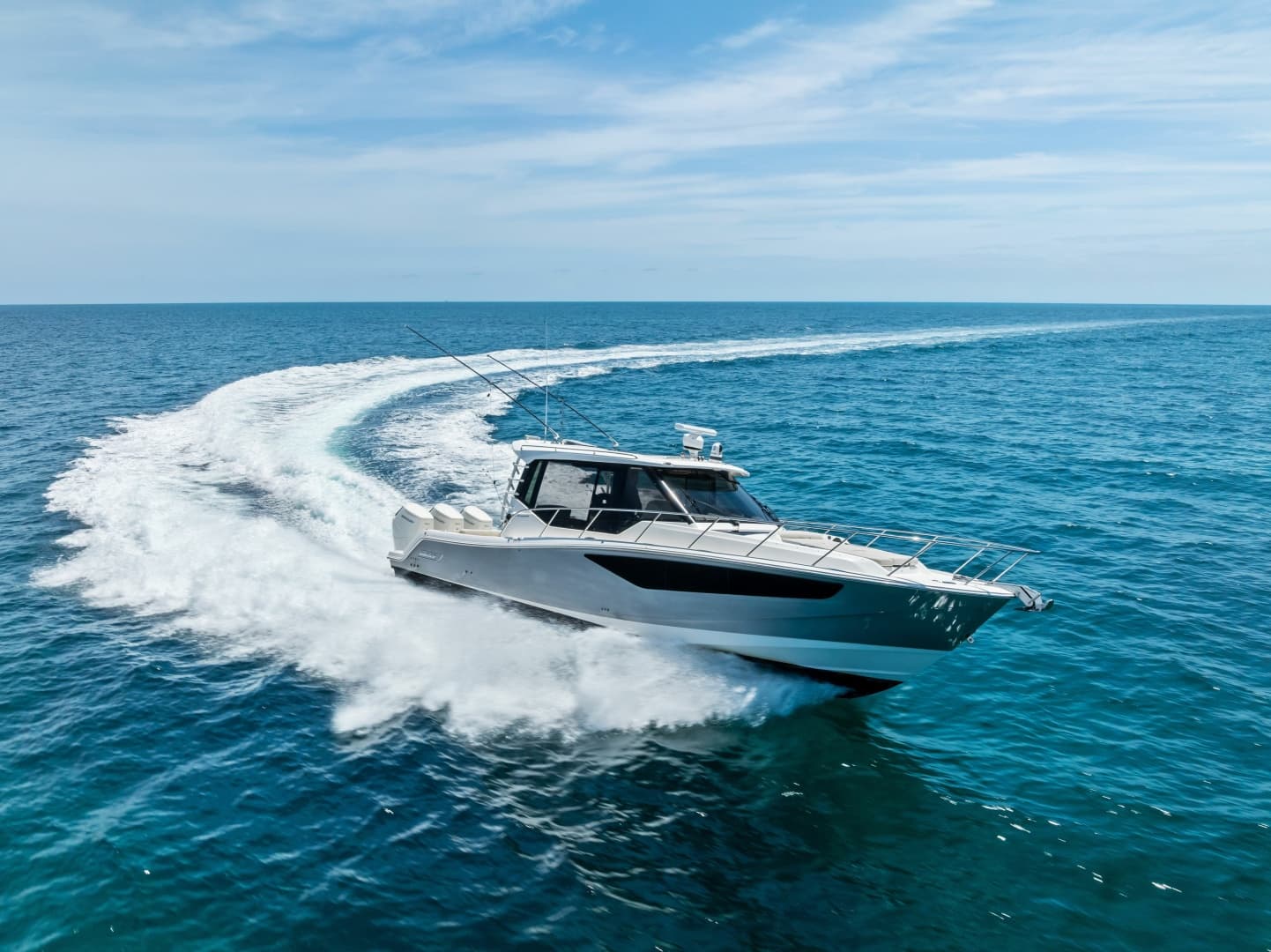 2023 Boston Whaler 405 Conquest