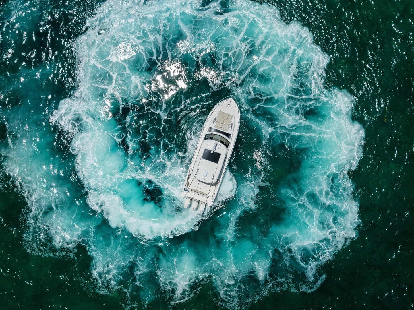 2023 Boston Whaler 405 Conquest