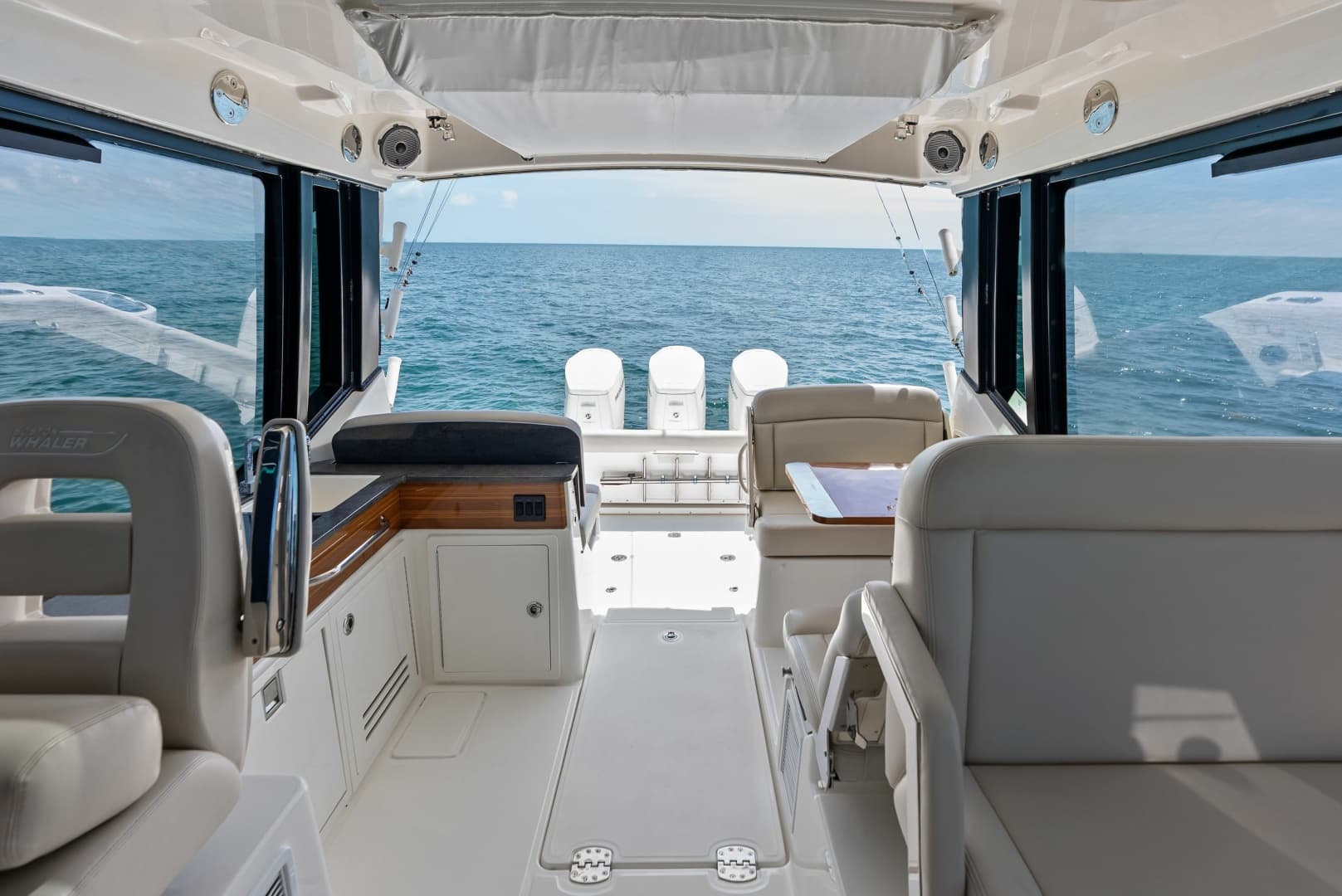 2023 Boston Whaler 405 Conquest