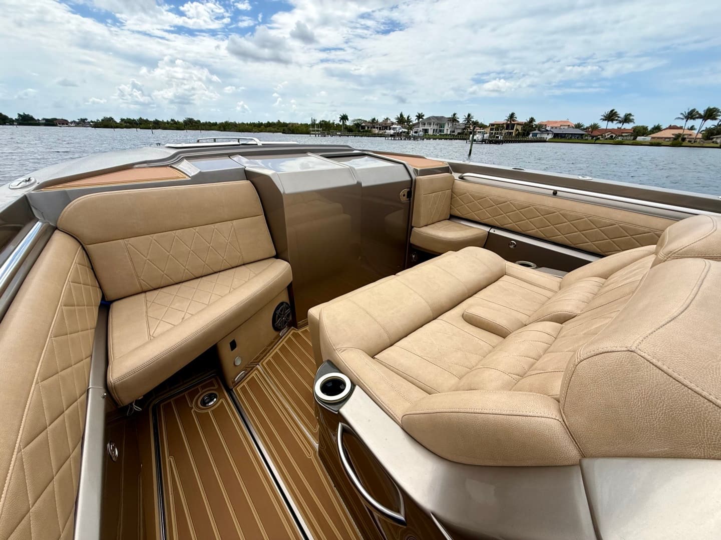 2020 Nor-Tech 550 SPORT CENTER CONSOLE
