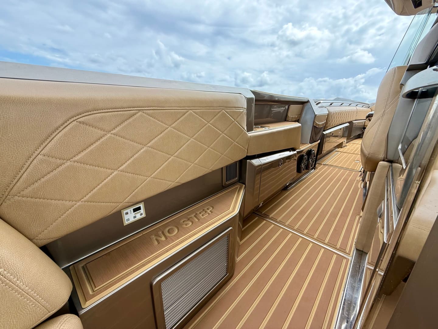 2020 Nor-Tech 550 SPORT CENTER CONSOLE