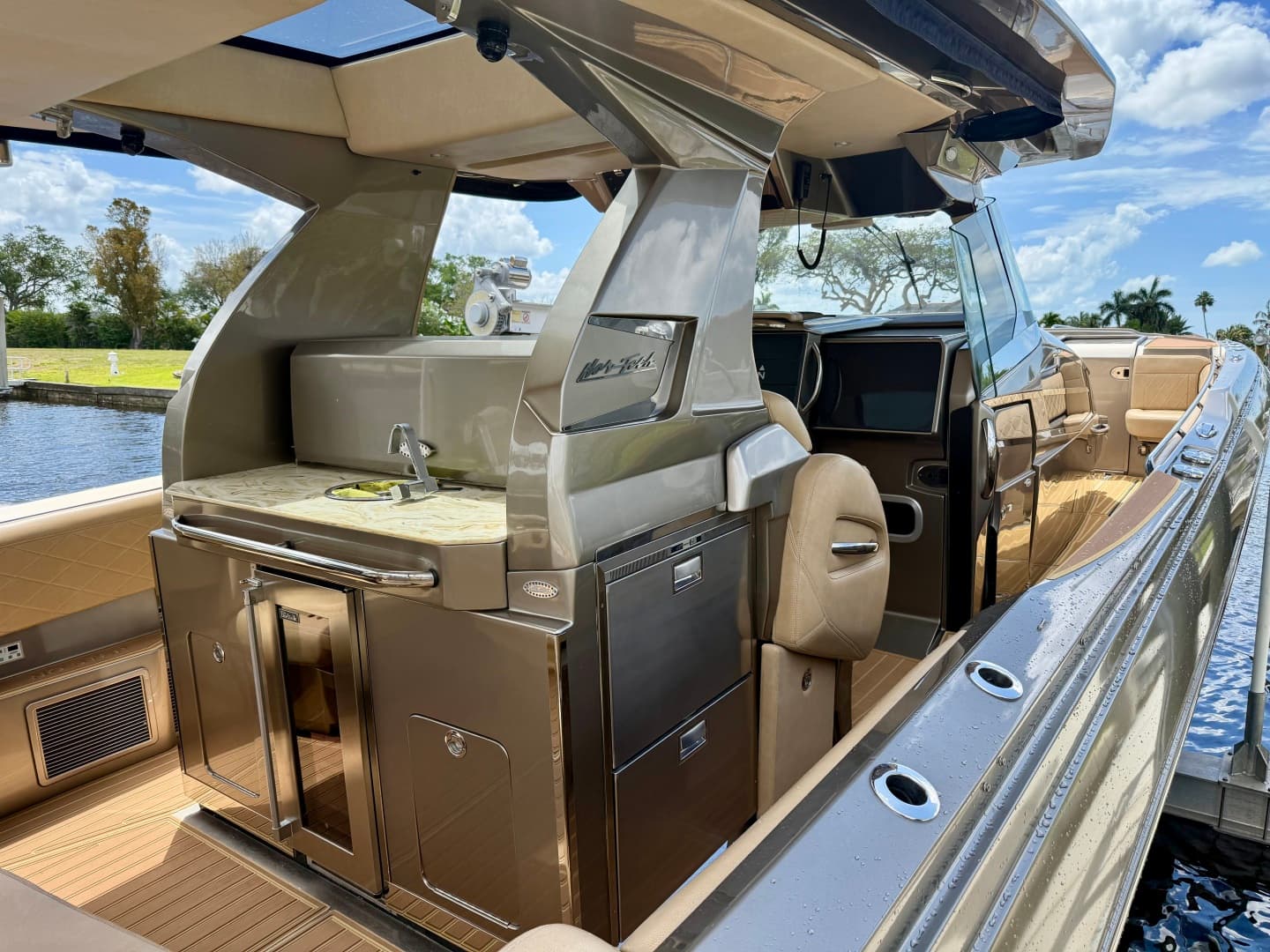 2020 Nor-Tech 550 SPORT CENTER CONSOLE