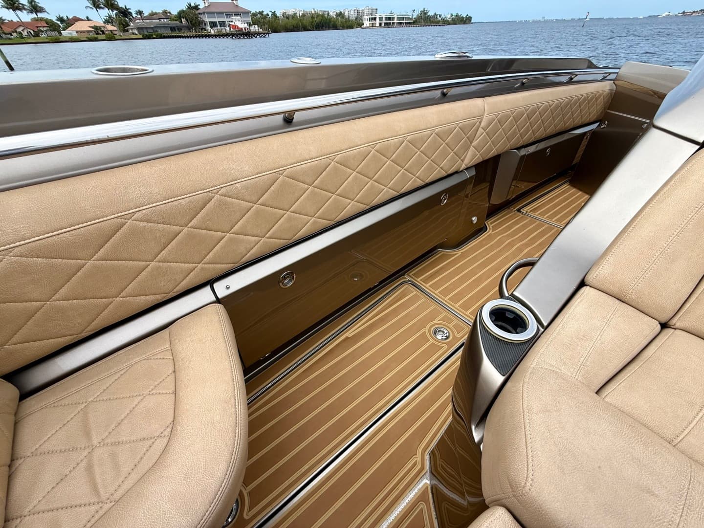 2020 Nor-Tech 550 SPORT CENTER CONSOLE