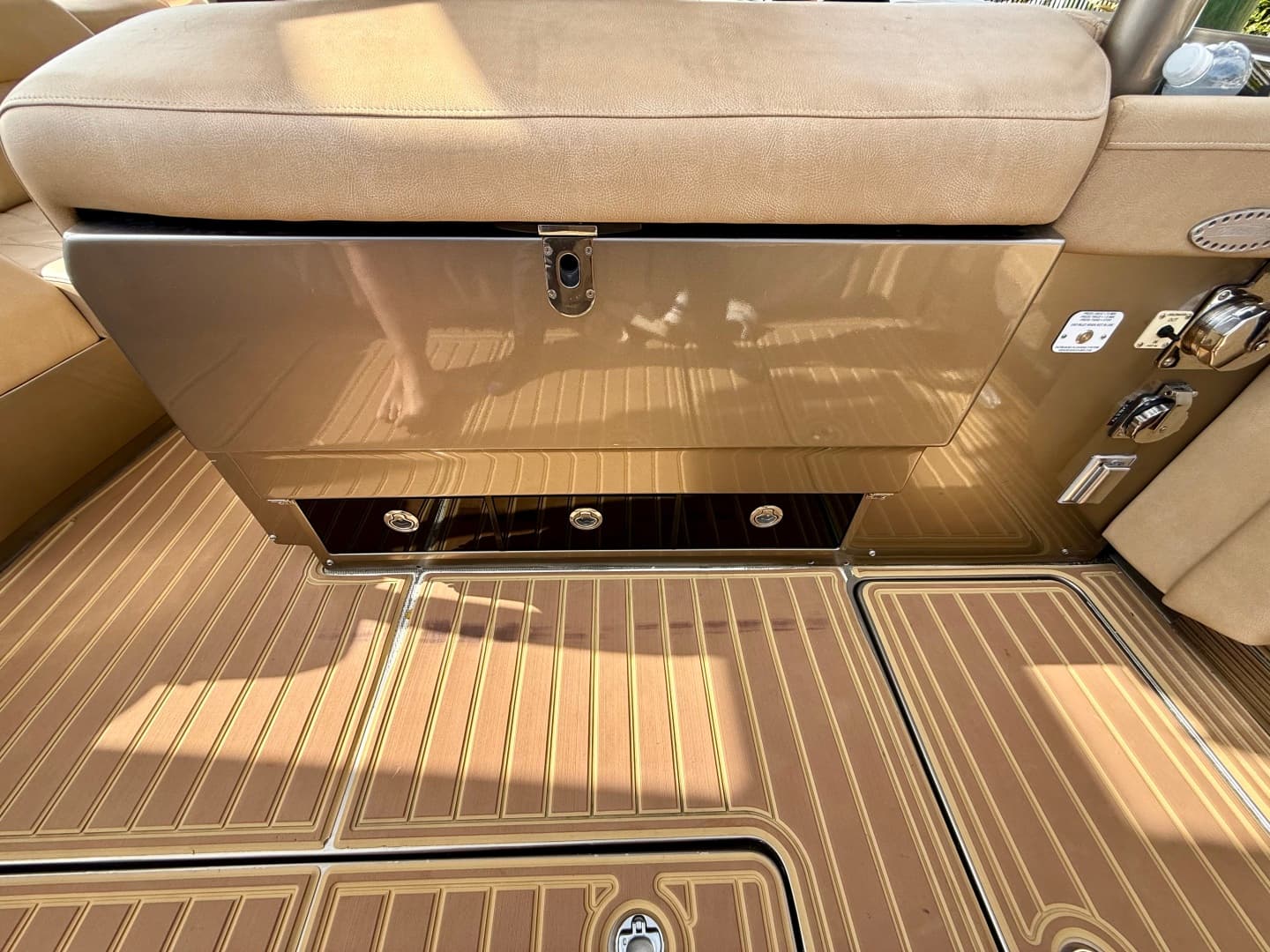 2020 Nor-Tech 550 SPORT CENTER CONSOLE