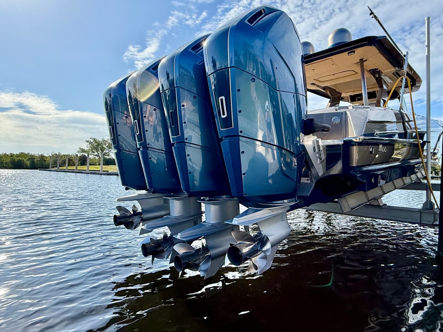 2020 Nor-Tech 550 SPORT CENTER CONSOLE