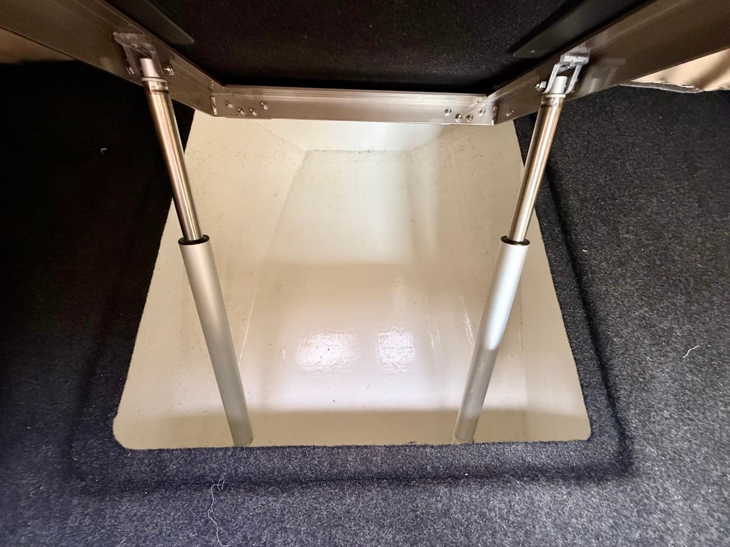 2020 Nor-Tech 550 SPORT CENTER CONSOLE
