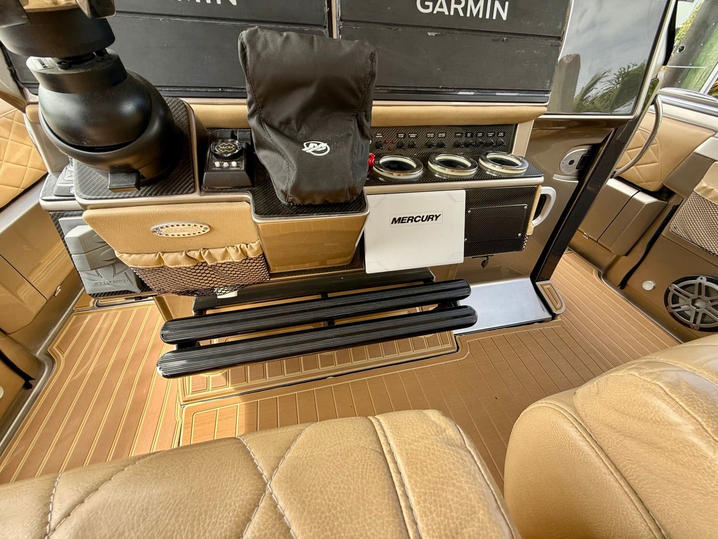 2020 Nor-Tech 550 SPORT CENTER CONSOLE