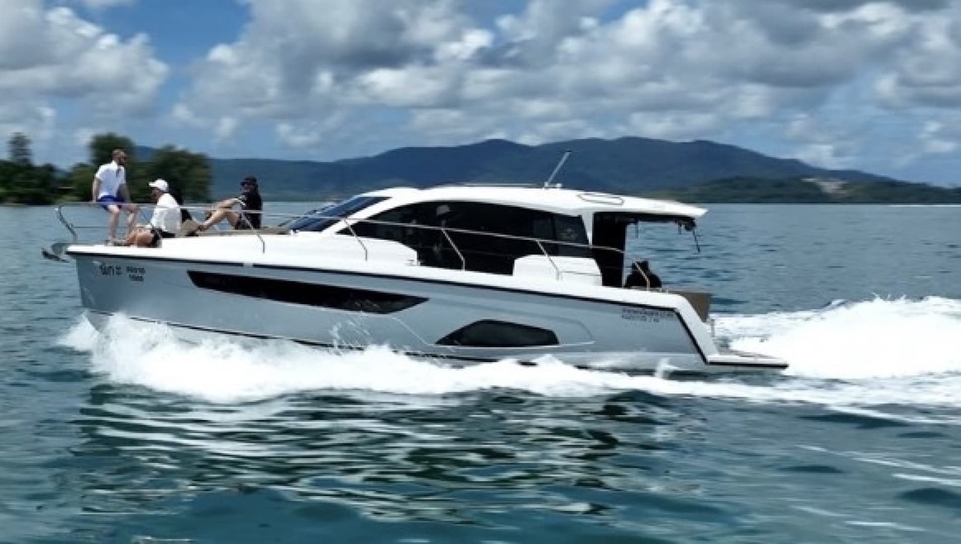 2023 Sealine SC335