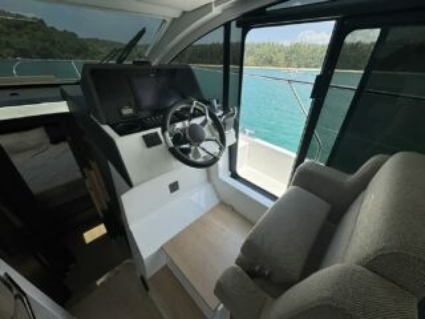 2023 Sealine SC335