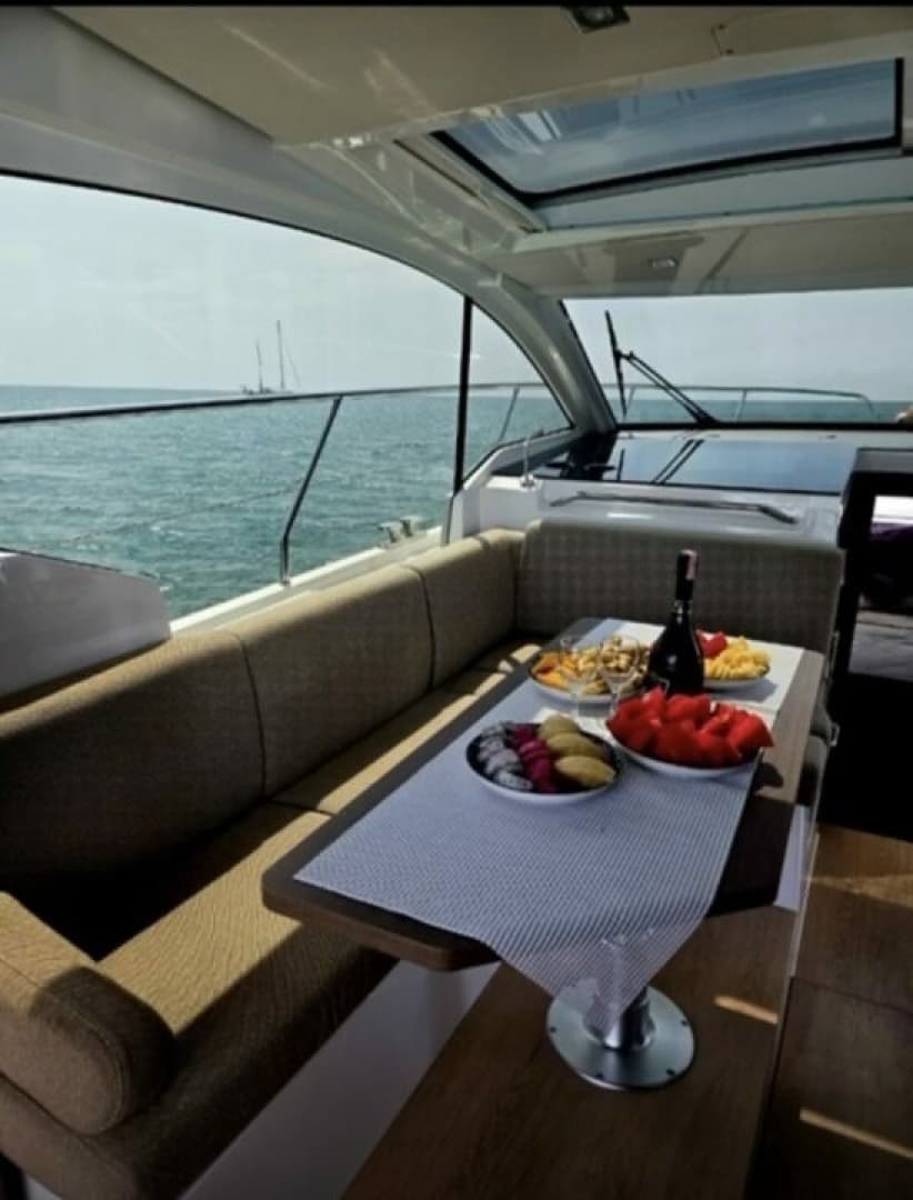 2023 Sealine SC335