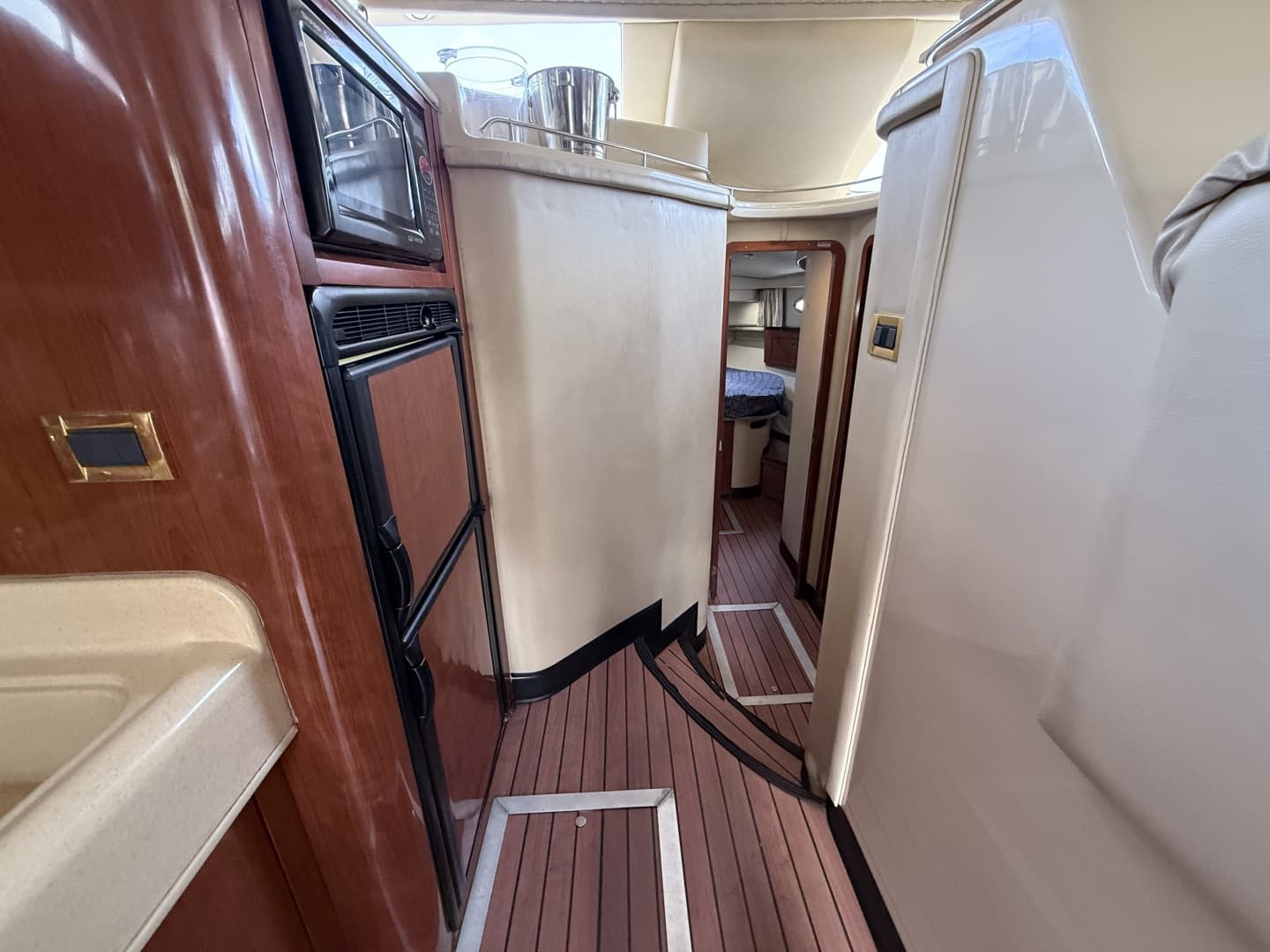 2001 Sea Ray 450 Express Bridge