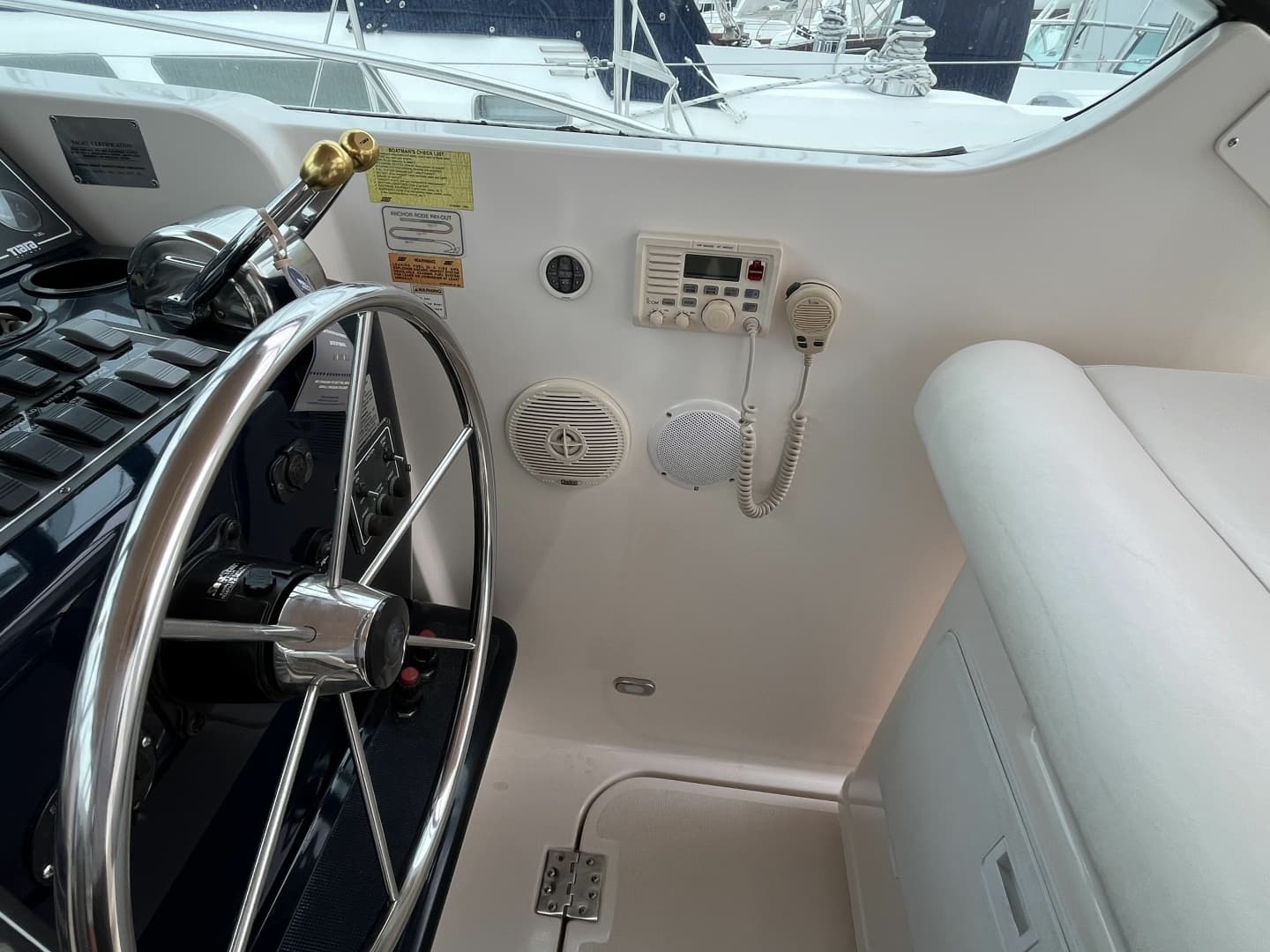 1999 Tiara Yachts 3500 Open