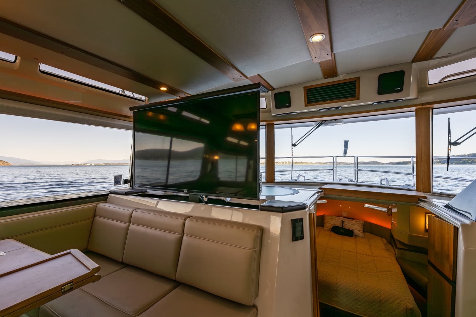 2020 Ranger Tugs R-41 CB