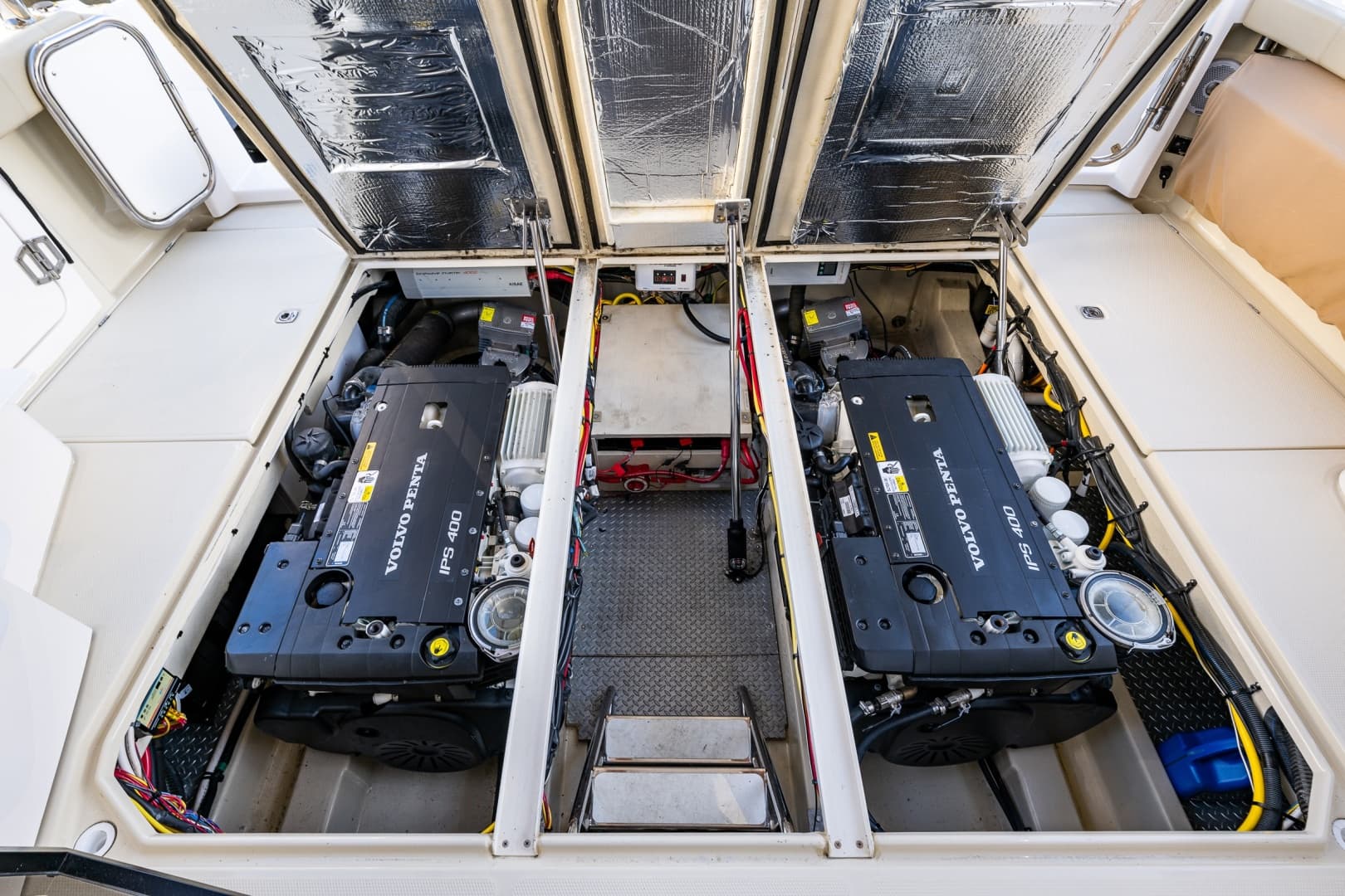 2020 Ranger Tugs R-41 CB