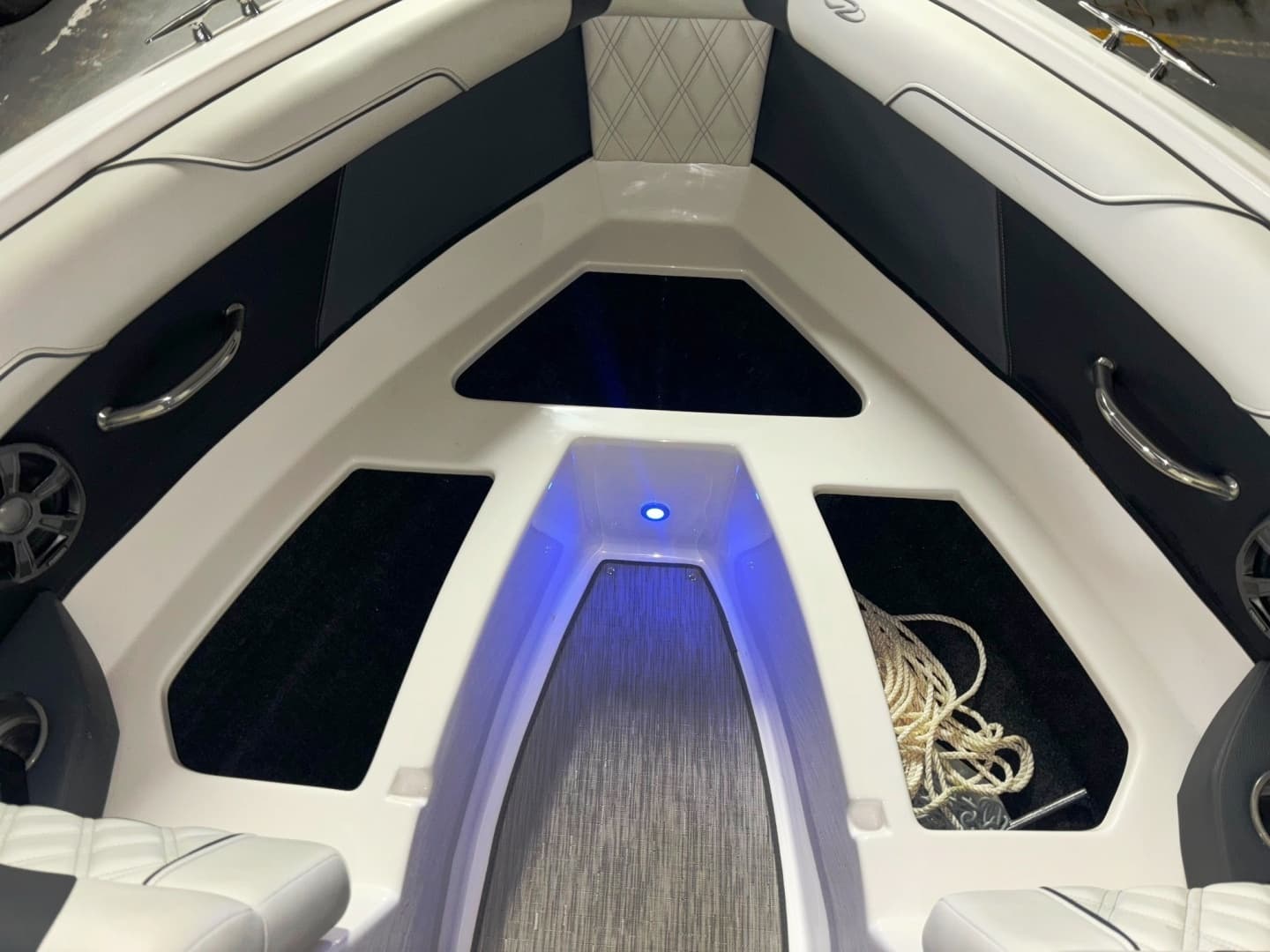 2019 Regal 2100 Bowrider