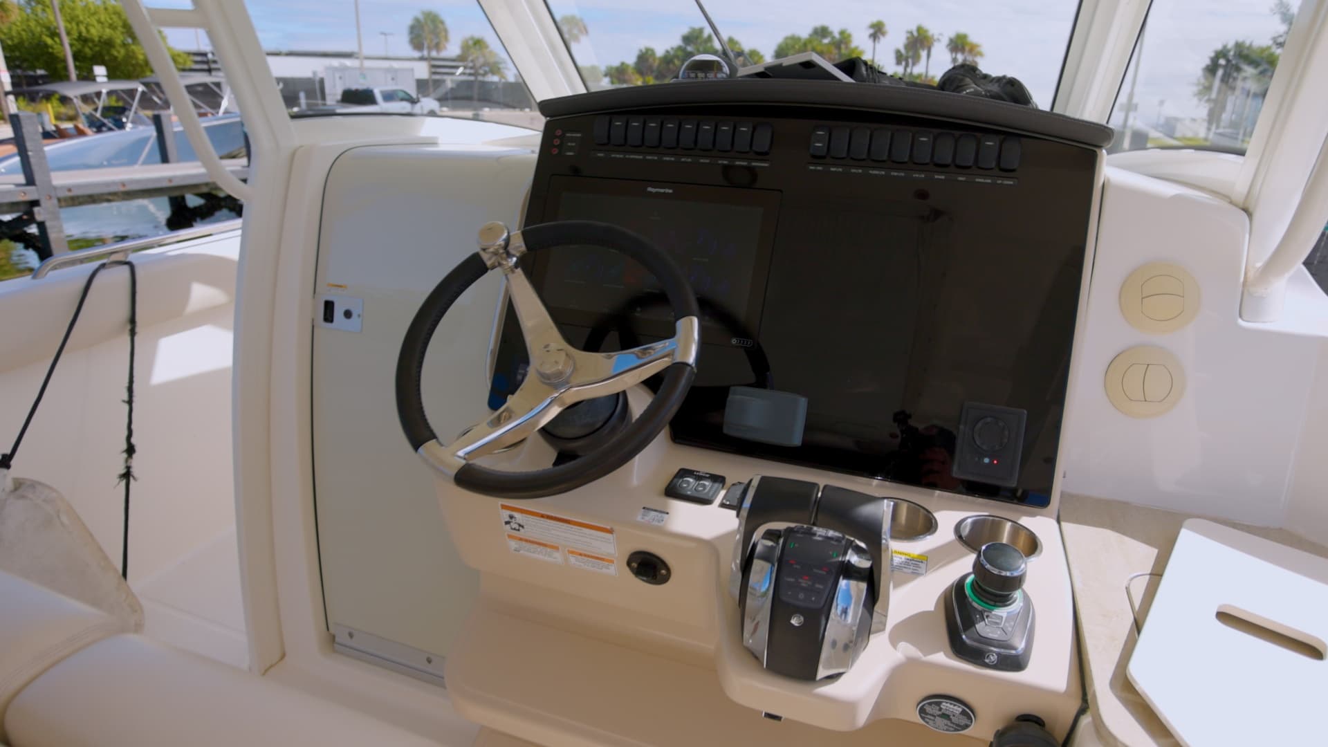 2018 Boston Whaler Outrage