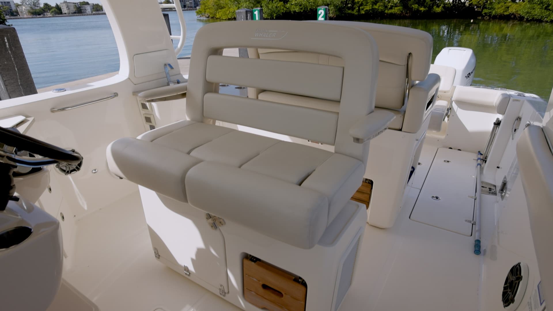 2018 Boston Whaler Outrage