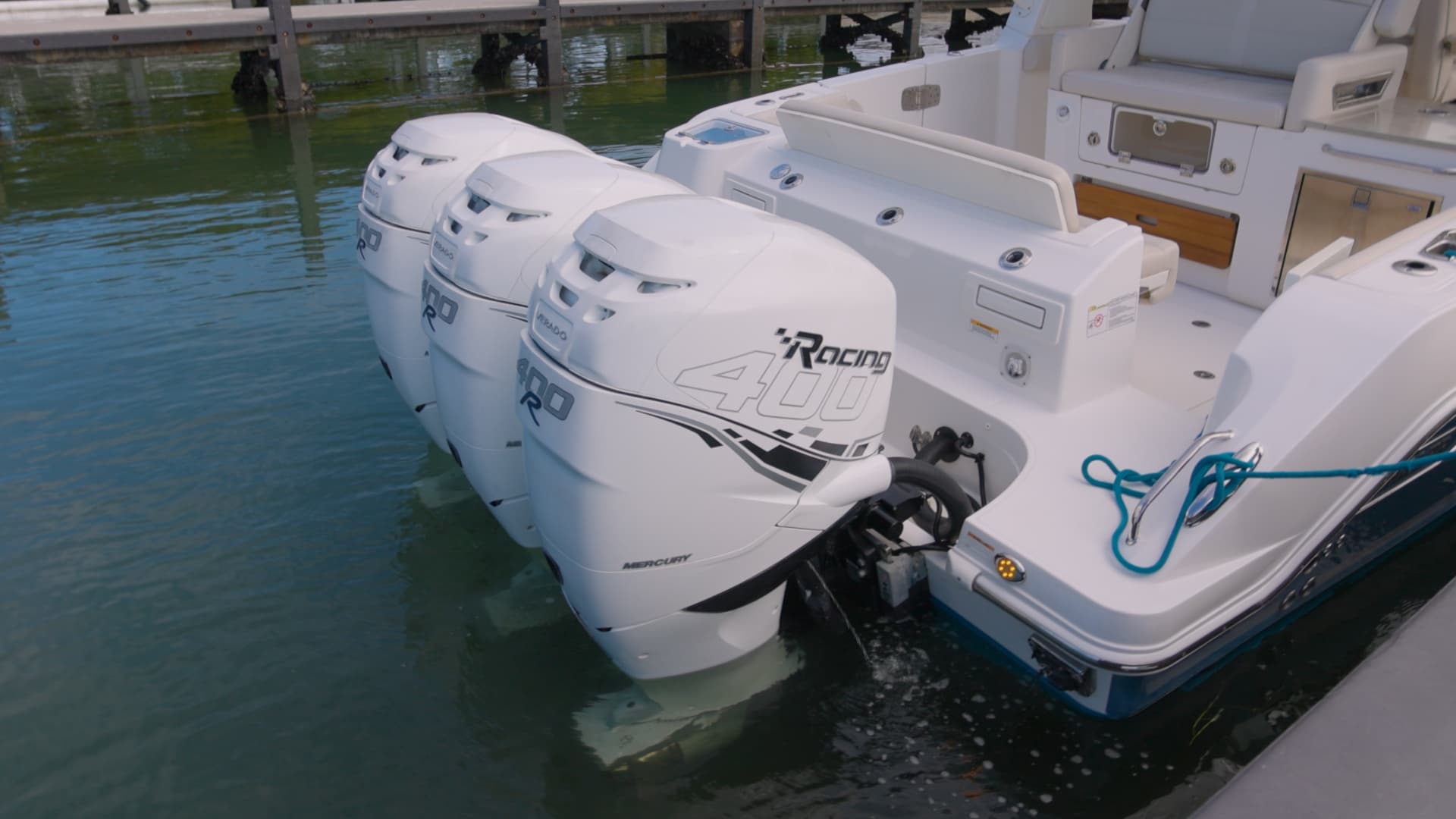 2018 Boston Whaler Outrage