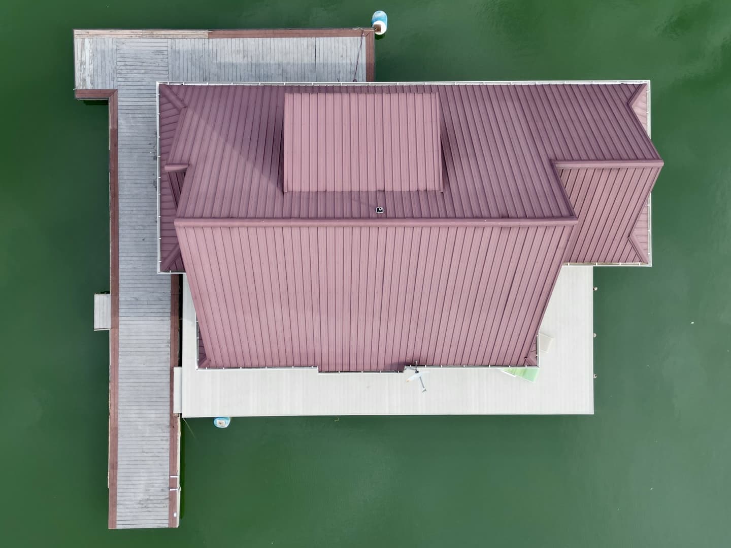 2010 Custom Floating Cabin - Approx 1340sqft