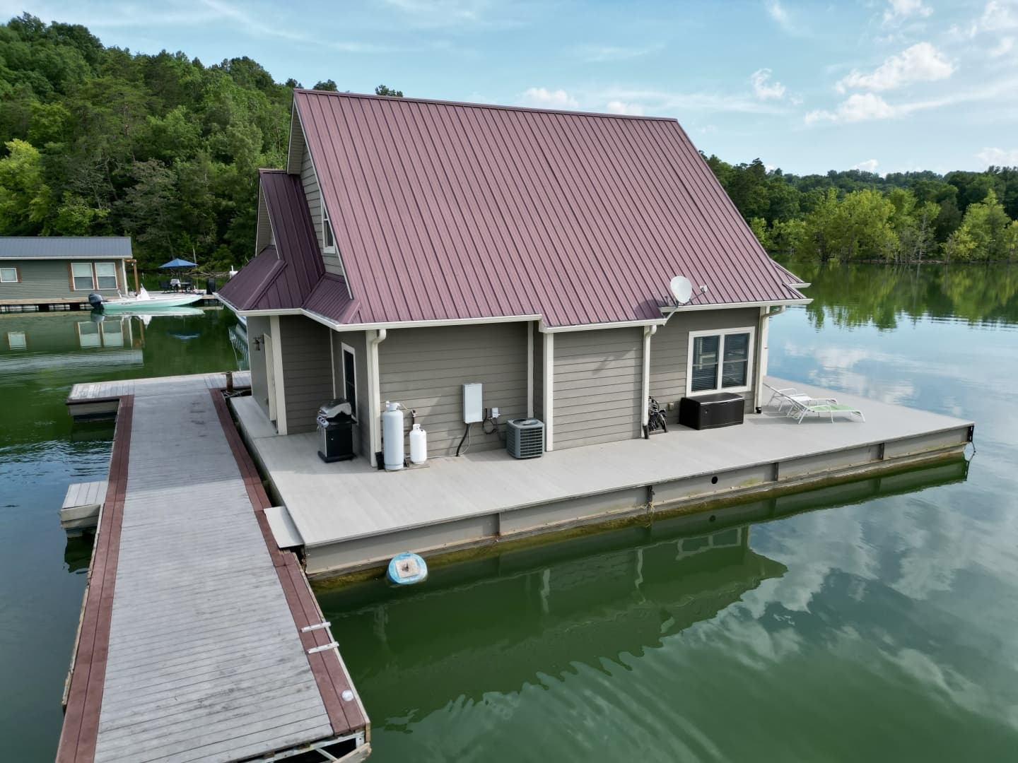 2010 Custom Floating Cabin - Approx 1340sqft