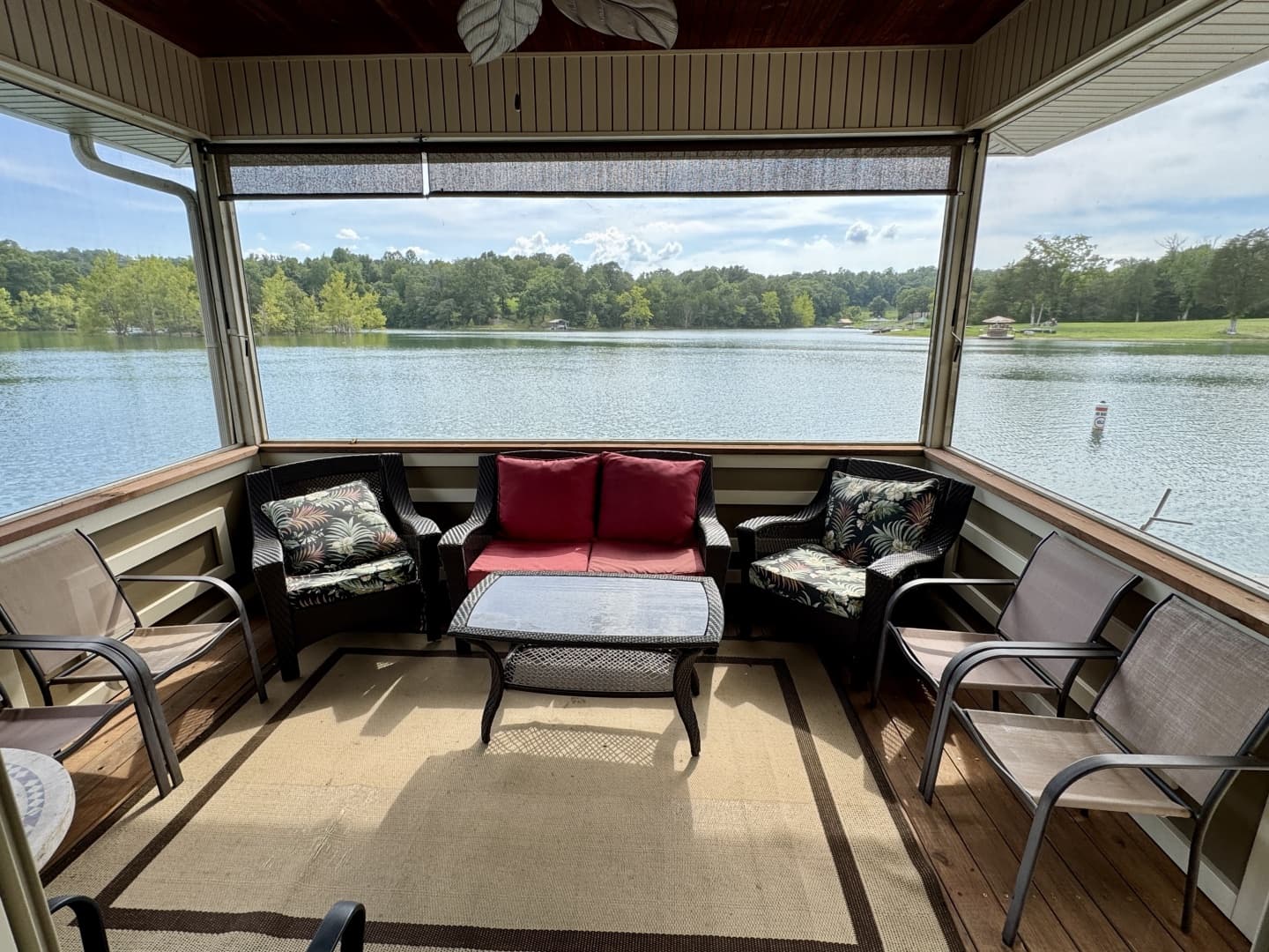 2010 Custom Floating Cabin - Approx 1340sqft