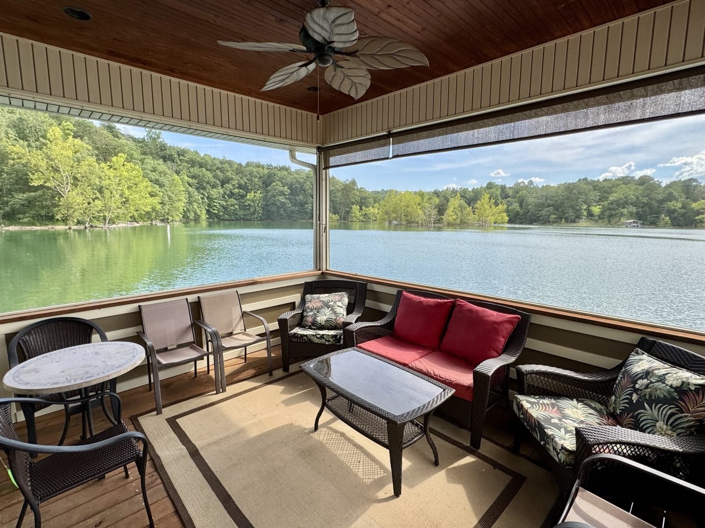 2010 Custom Floating Cabin - Approx 1340sqft