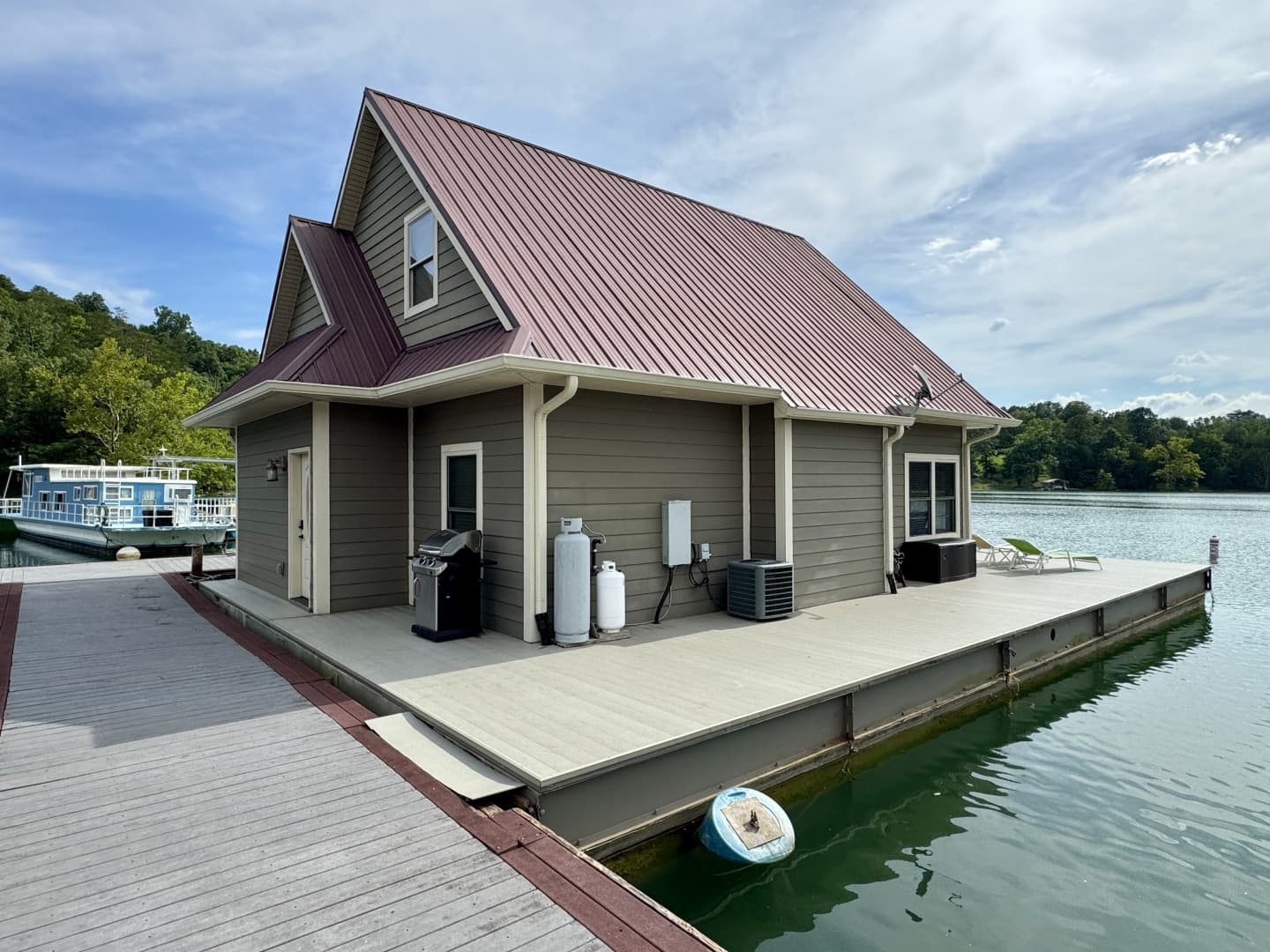 2010 Custom Floating Cabin - Approx 1340sqft