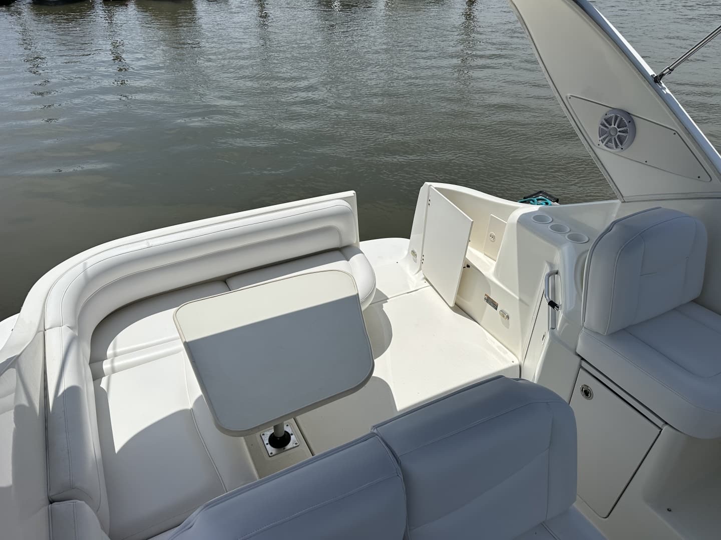 2006 Bayliner 305