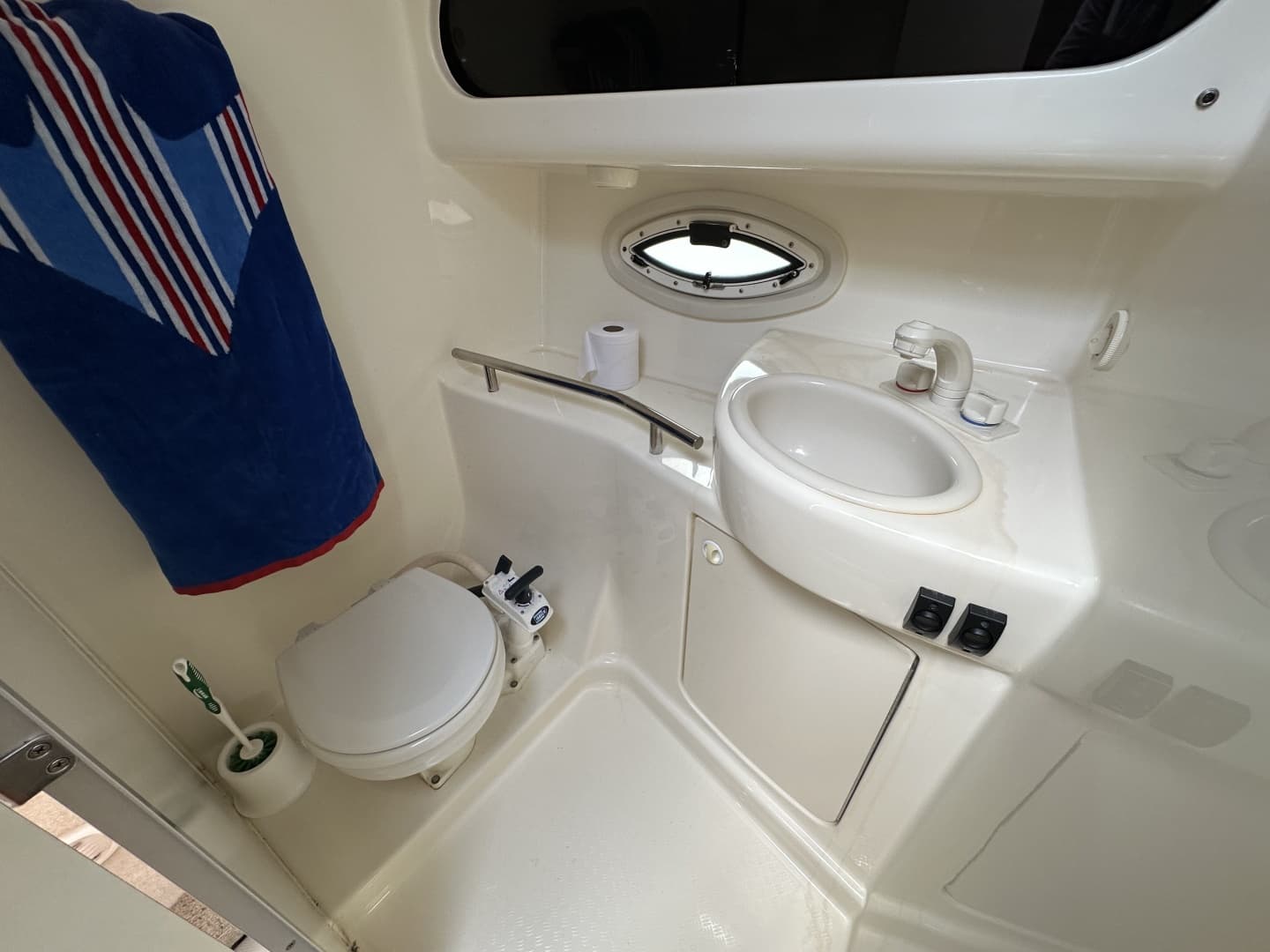 2006 Bayliner 305