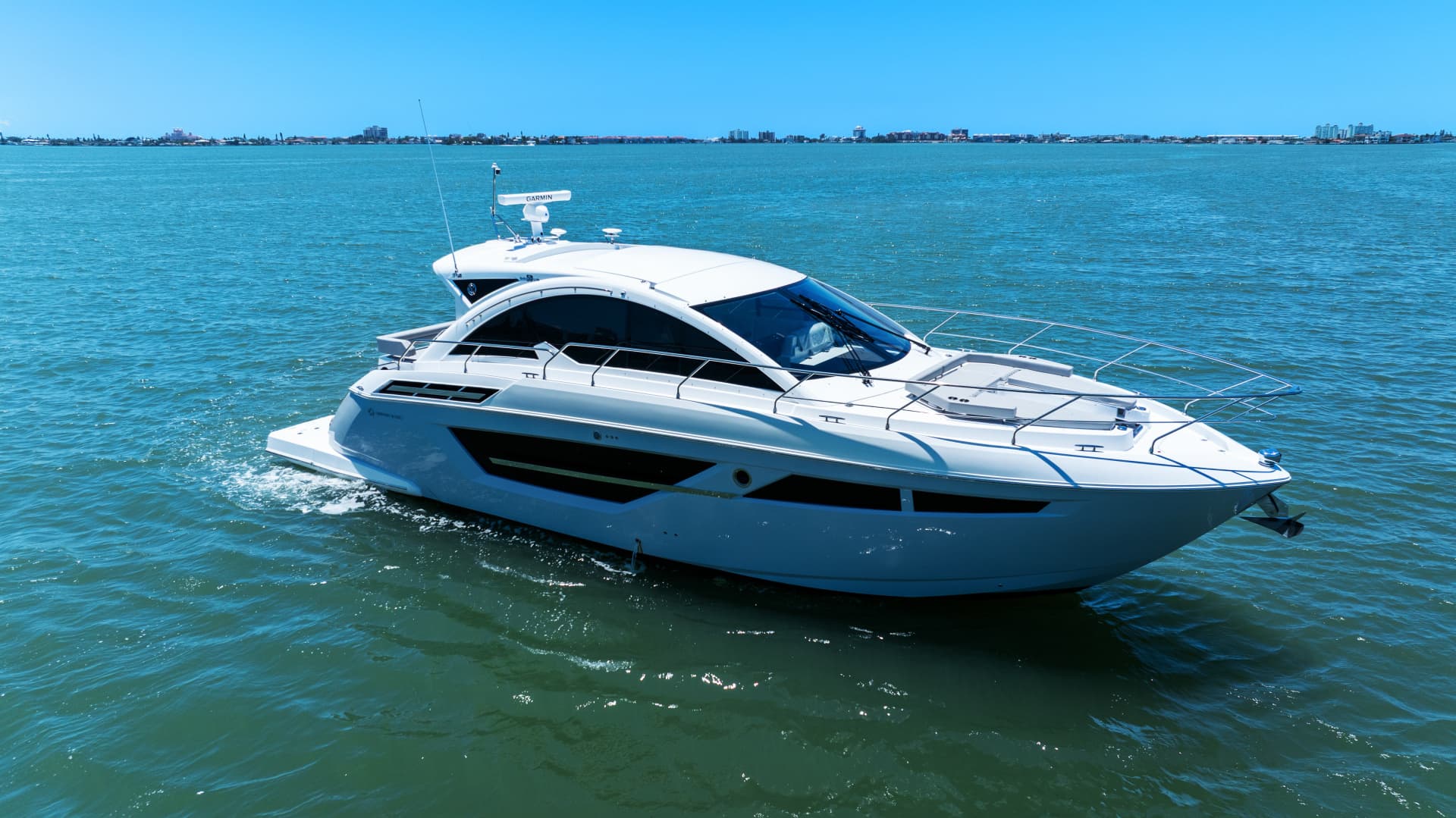 2025 Cruisers Yachts 50 Cantius